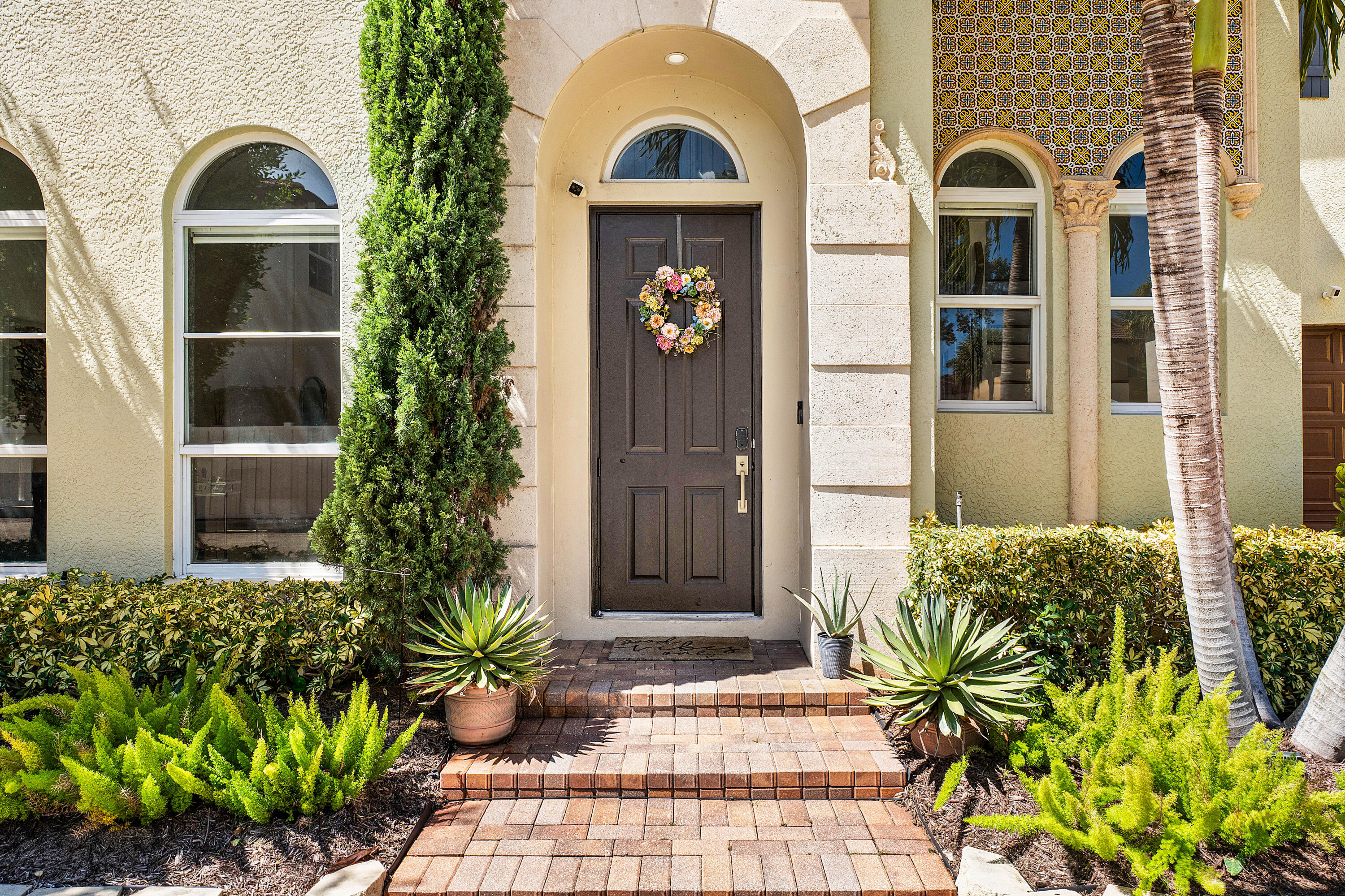 121 Via Poinciana Lane