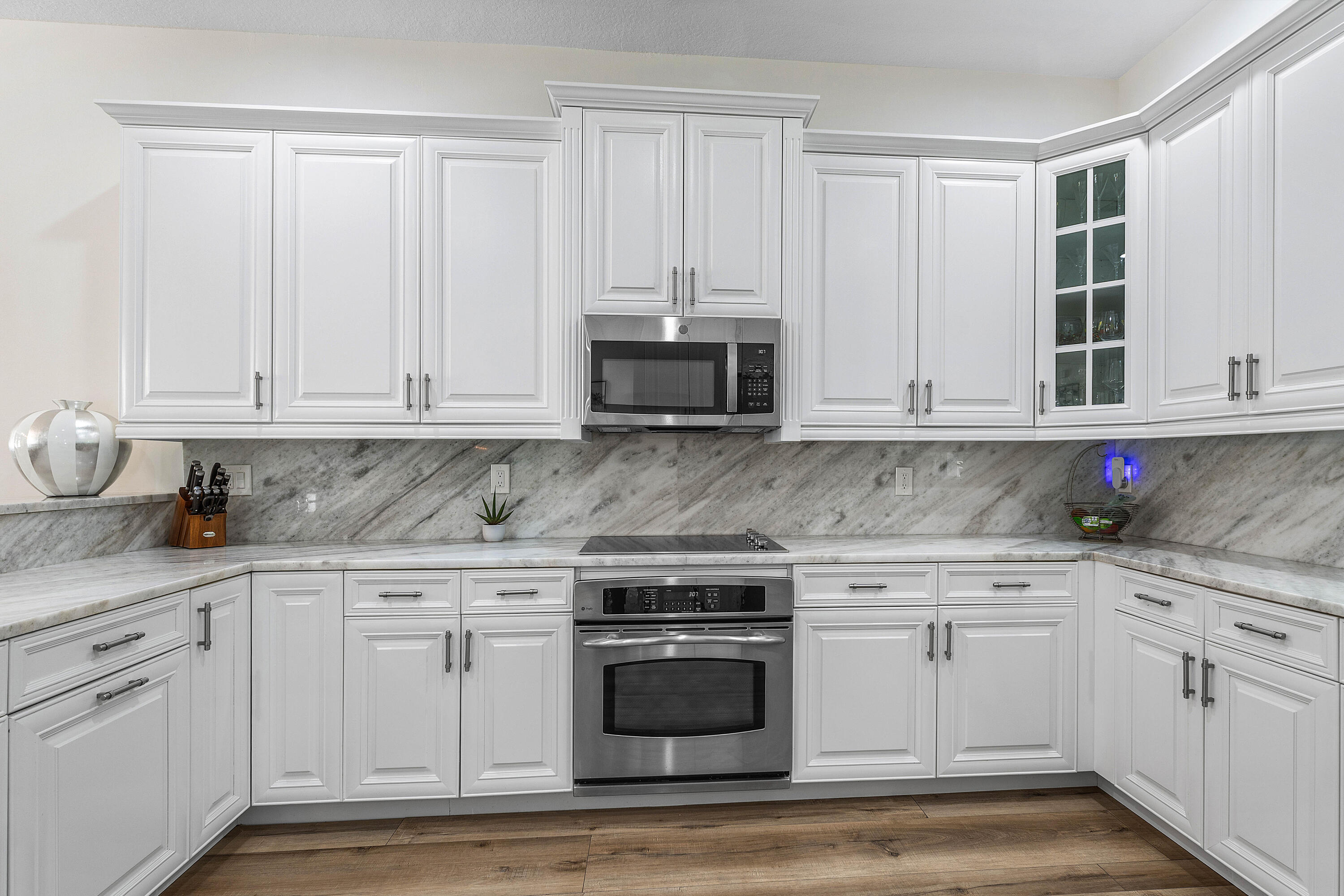 121 Via Poinciana Lane