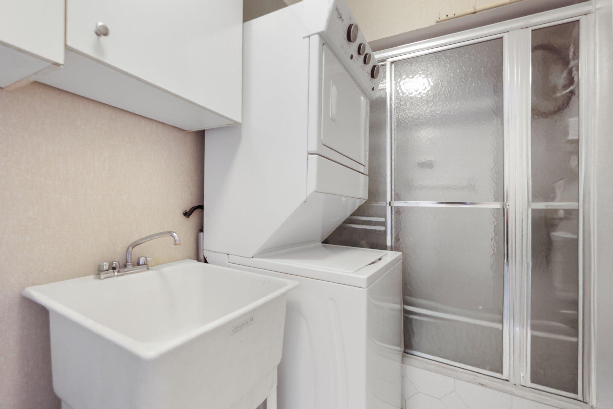 5500 Collins Avenue 1401