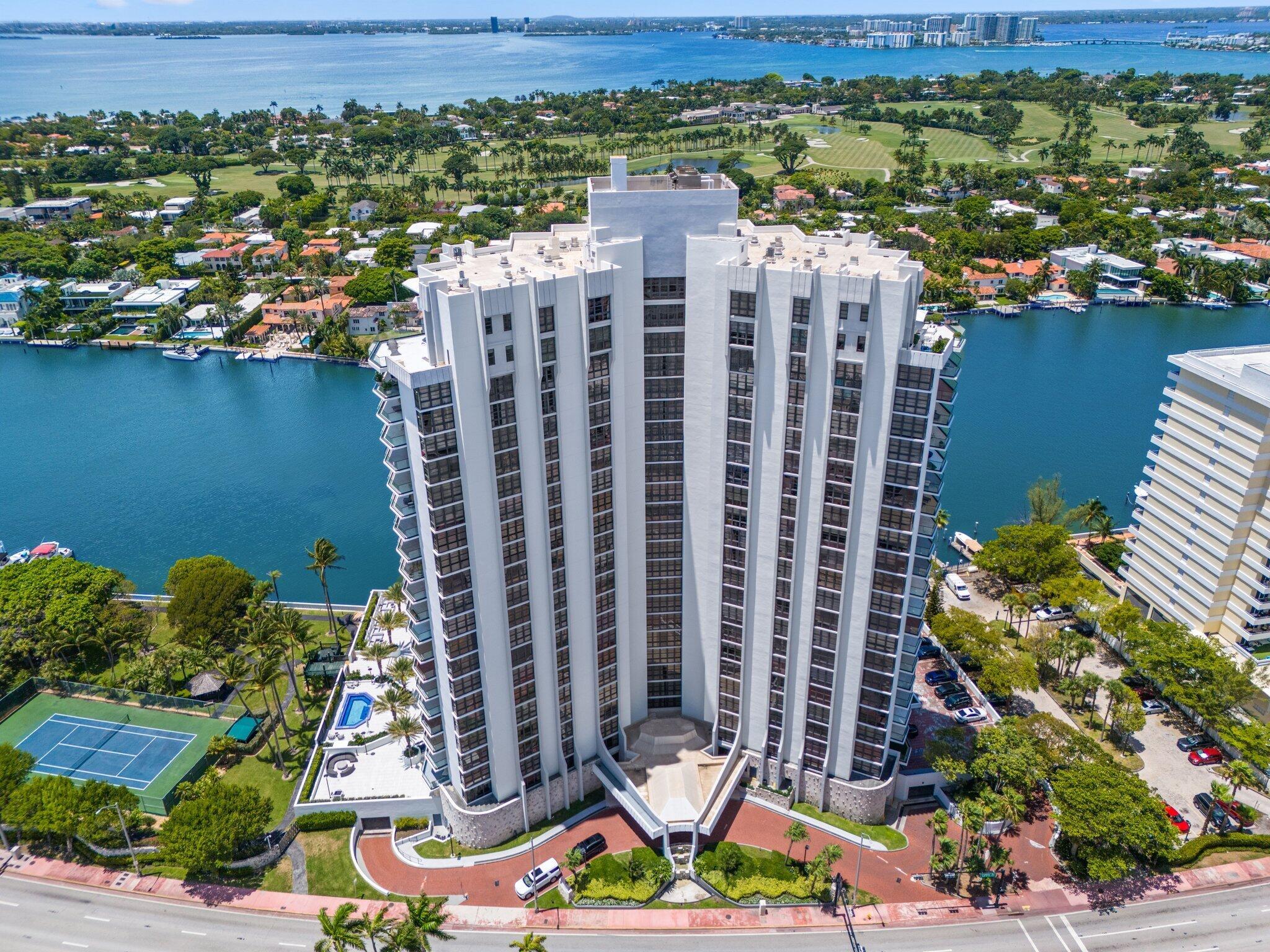 5500 Collins Avenue 1401