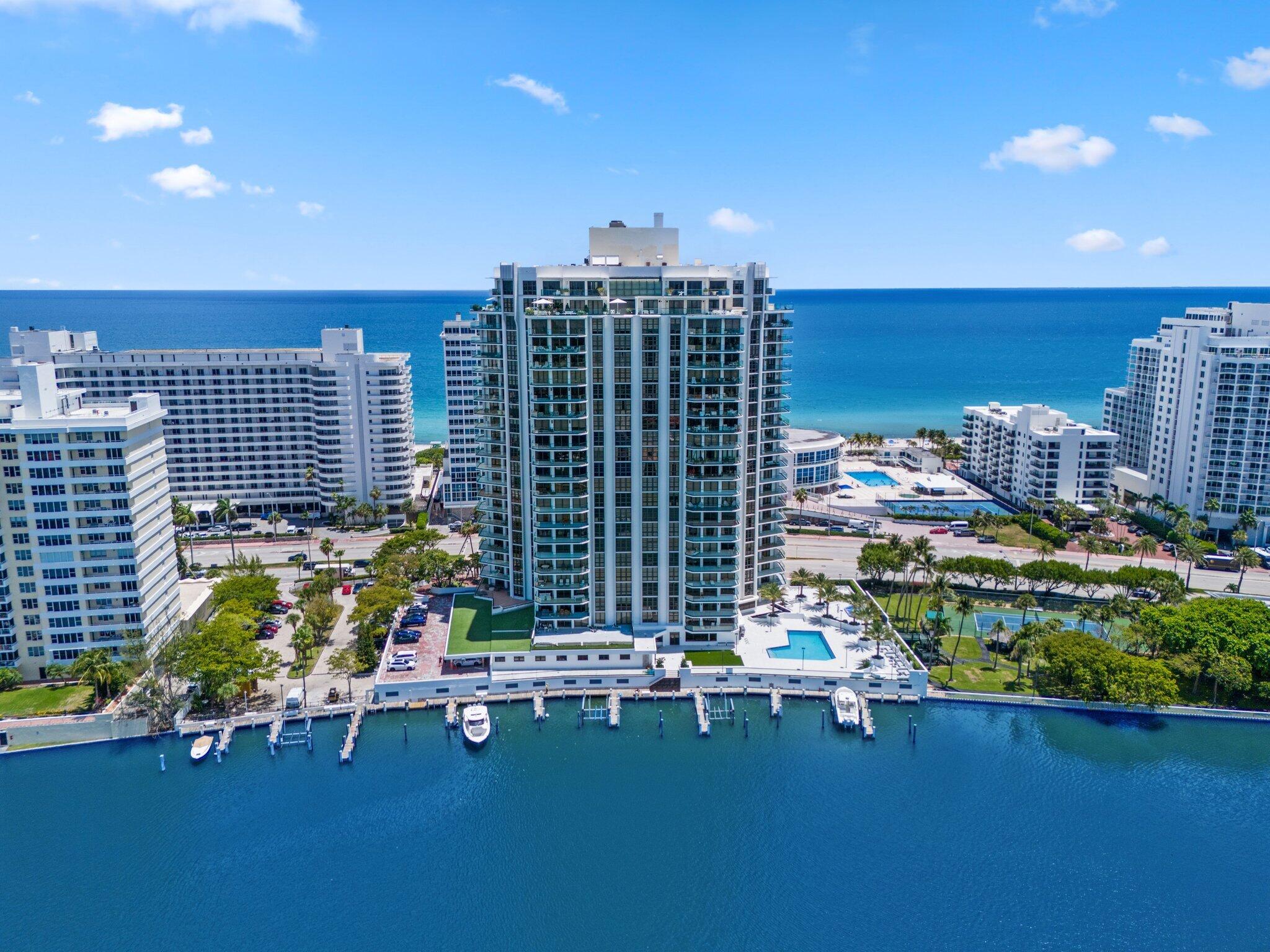 5500 Collins Avenue 1401