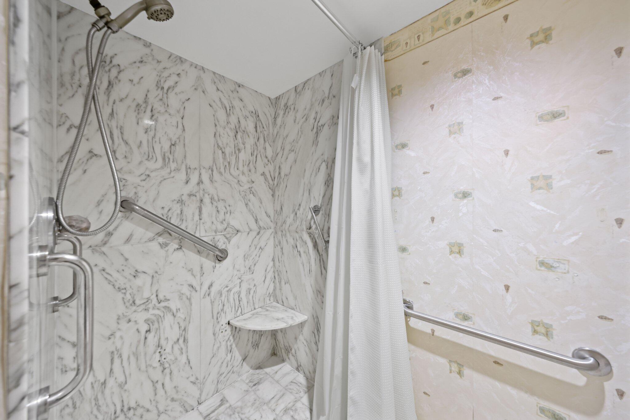 5500 Collins Avenue 1401