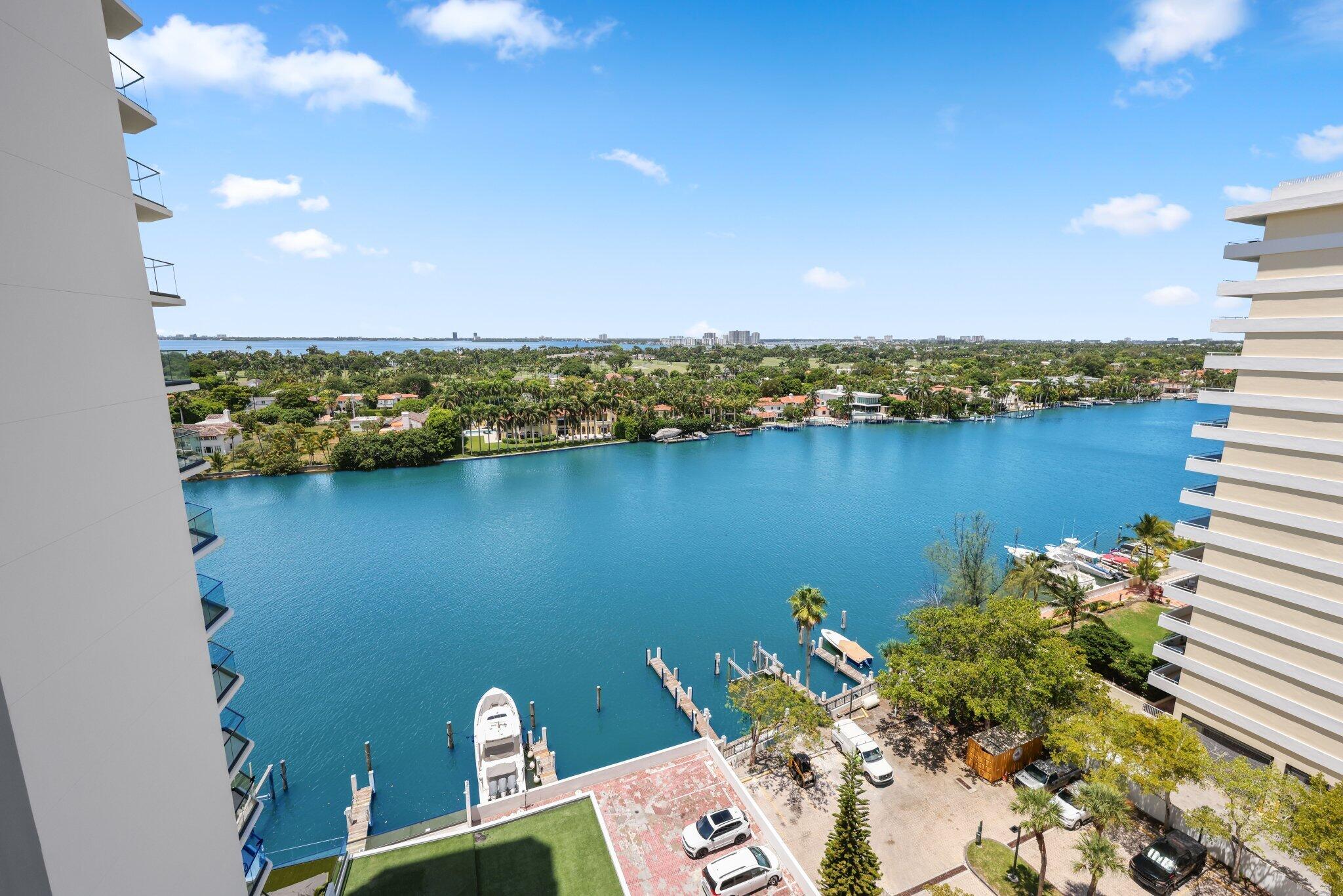 5500 Collins Avenue 1401