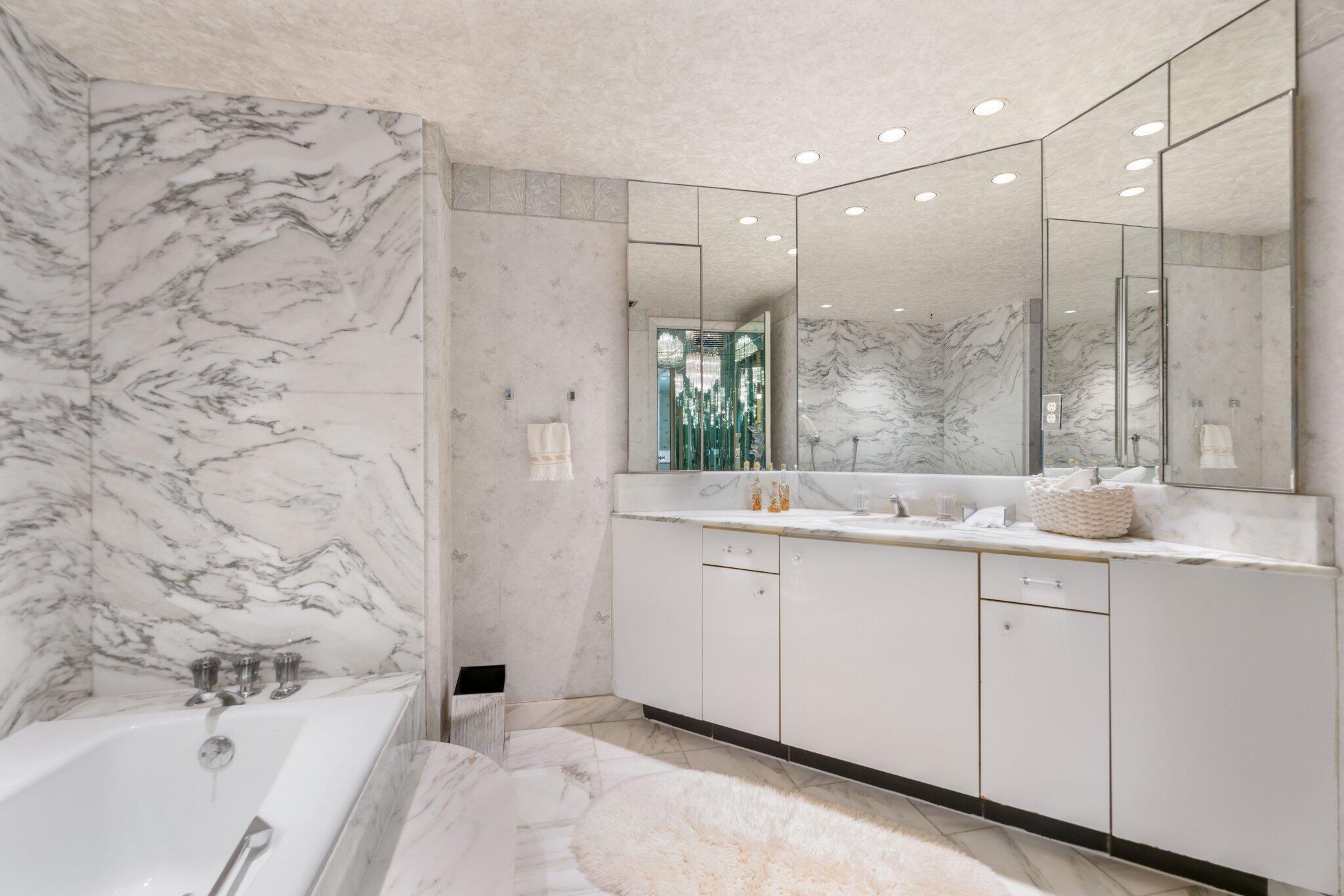 5500 Collins Avenue 1401