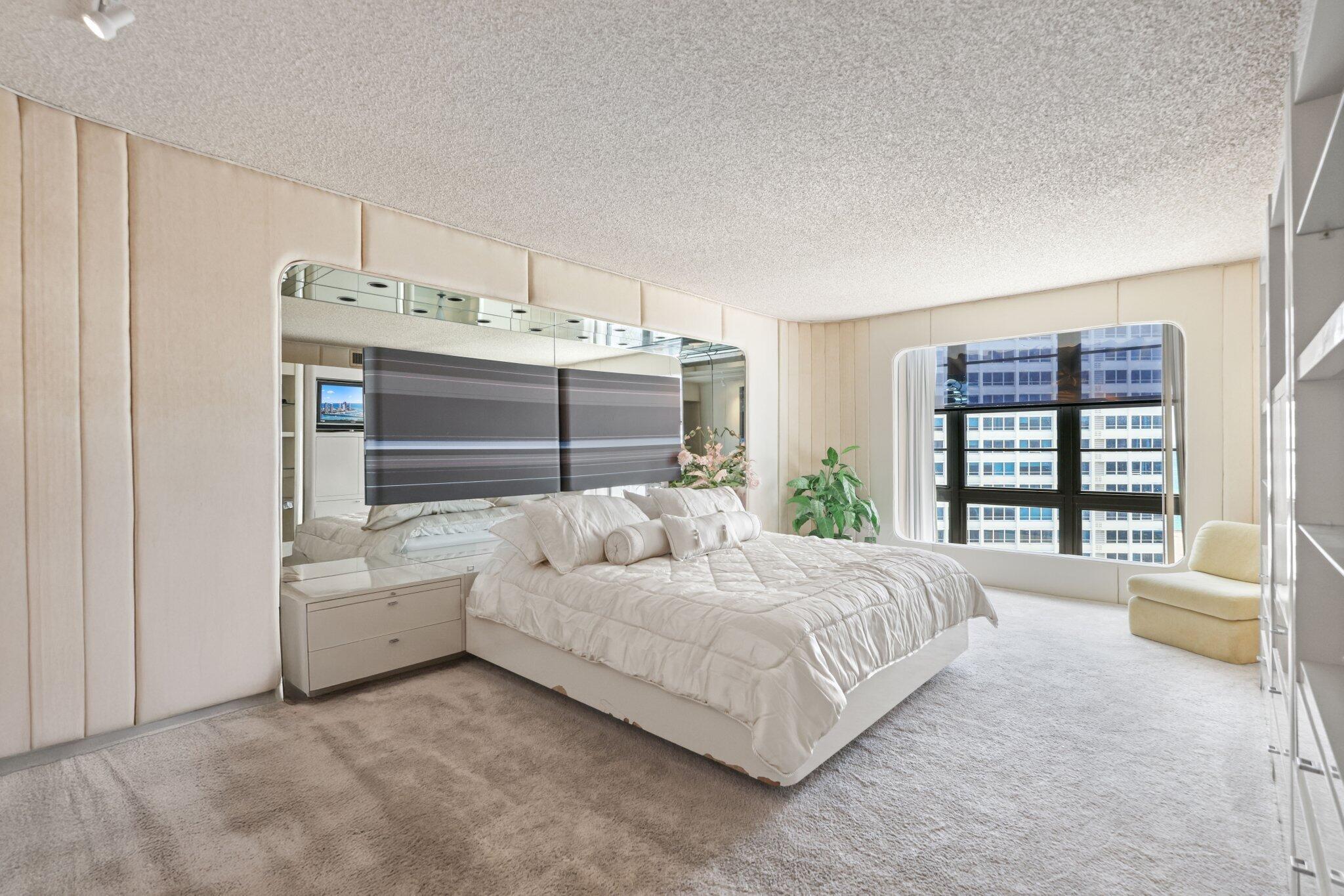5500 Collins Avenue 1401