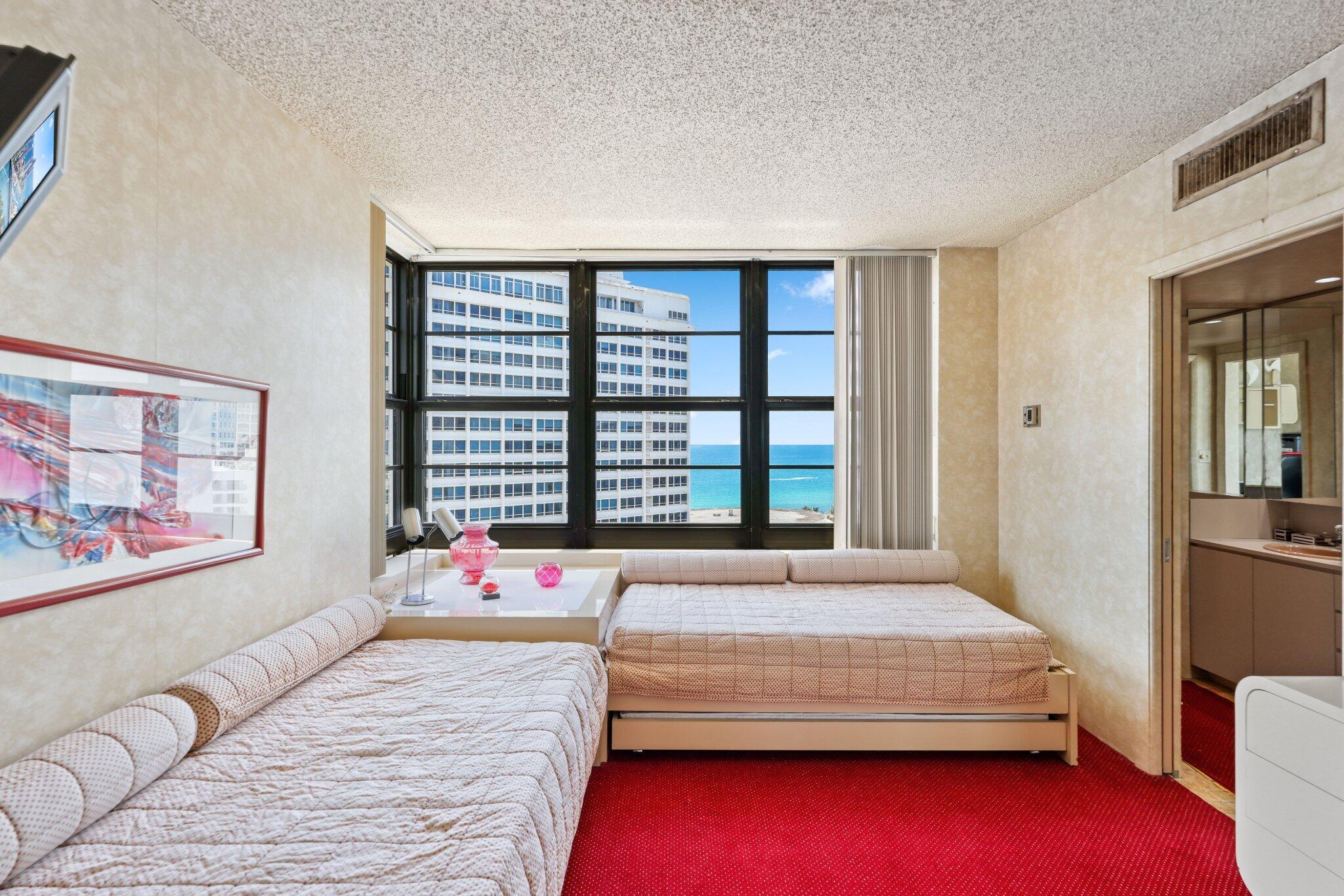 5500 Collins Avenue 1401