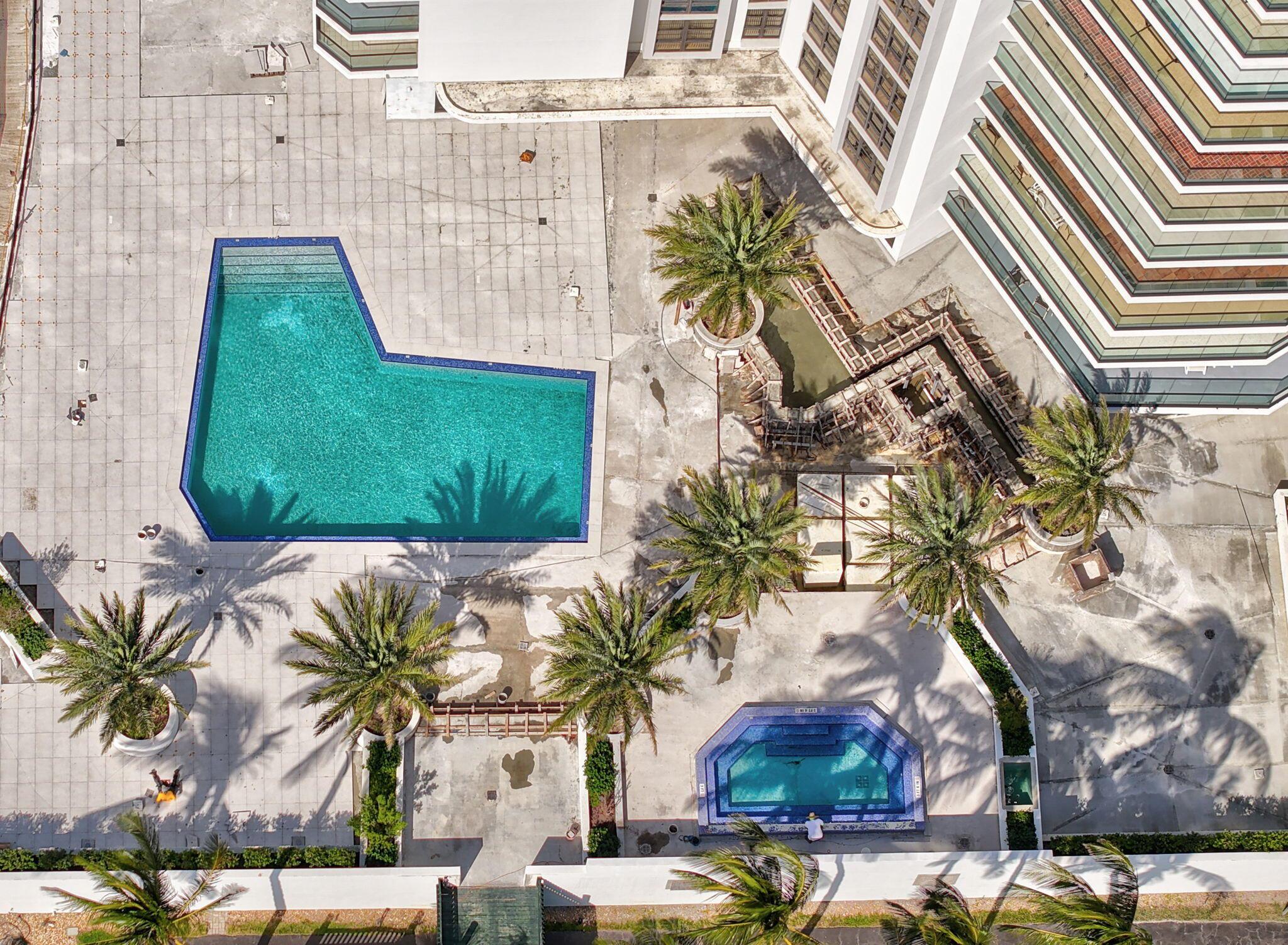 5500 Collins Avenue 1401