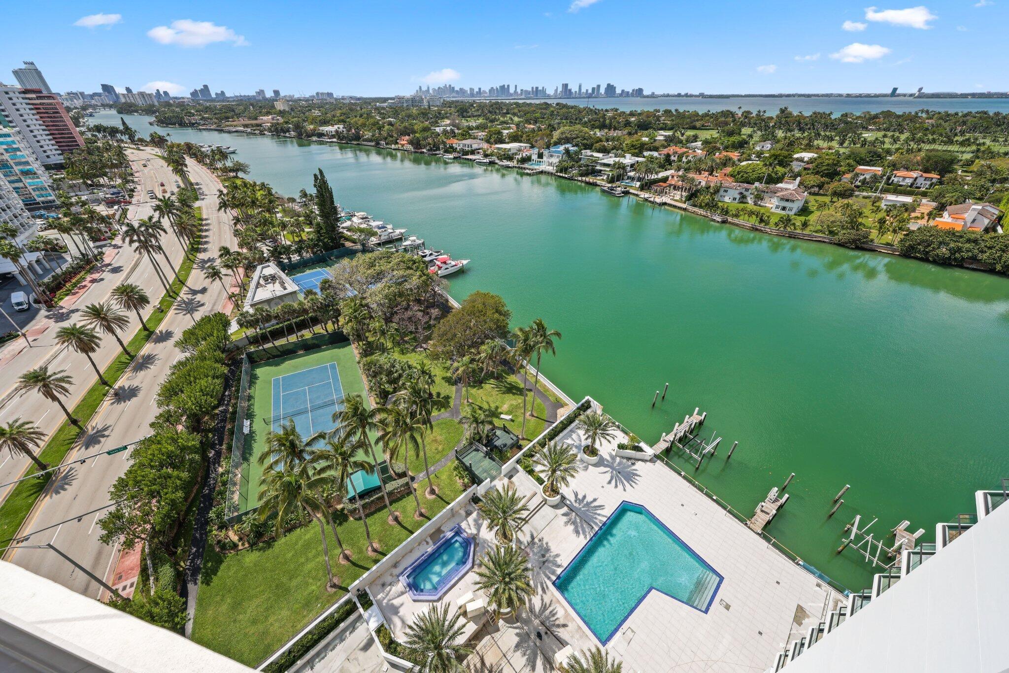 5500 Collins Avenue 1401