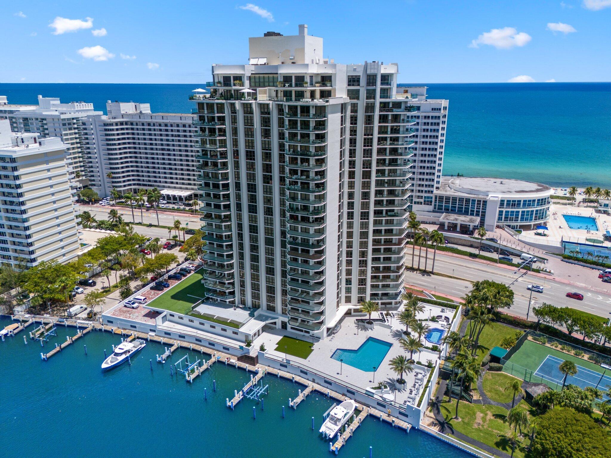 5500 Collins Avenue 1401