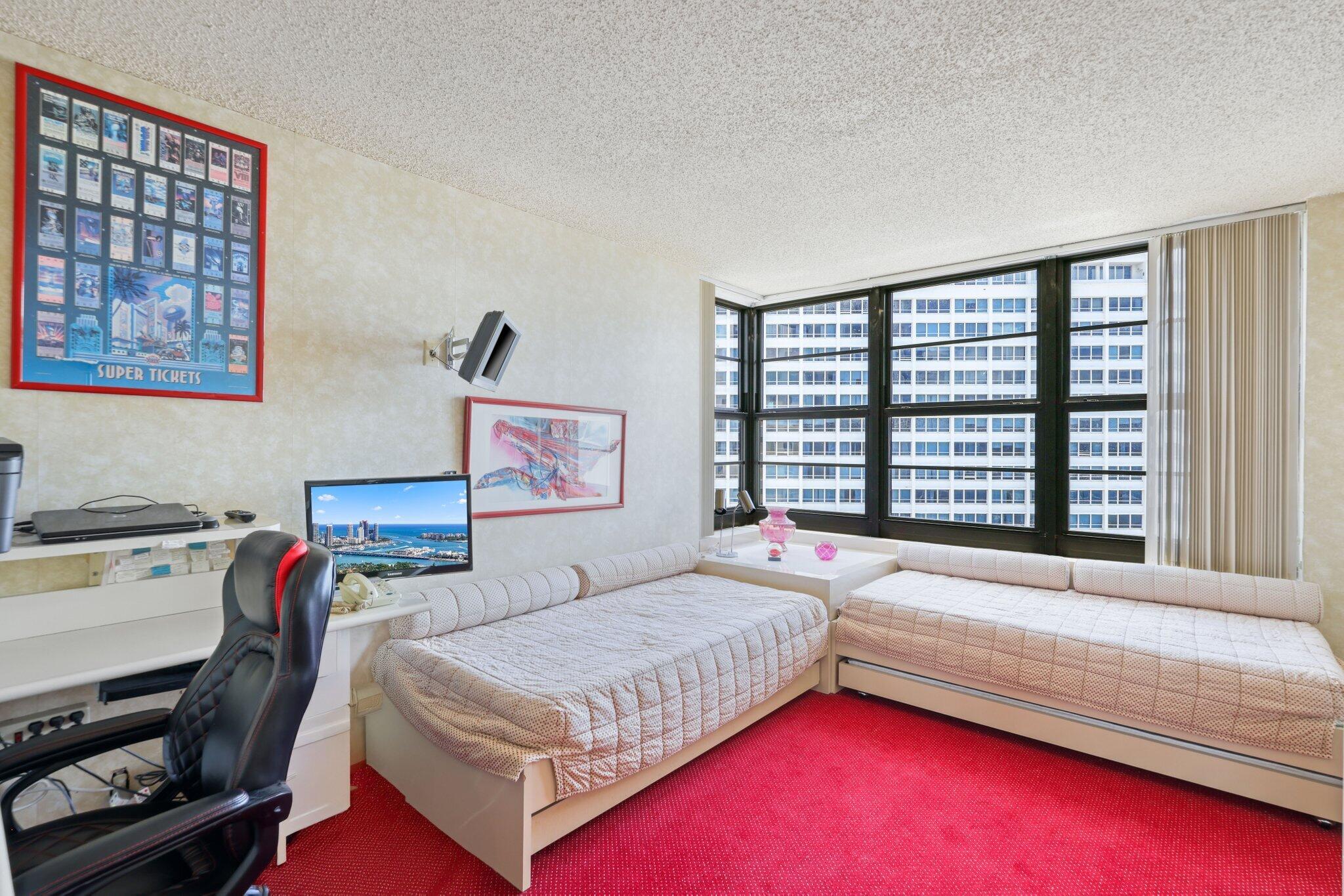5500 Collins Avenue 1401
