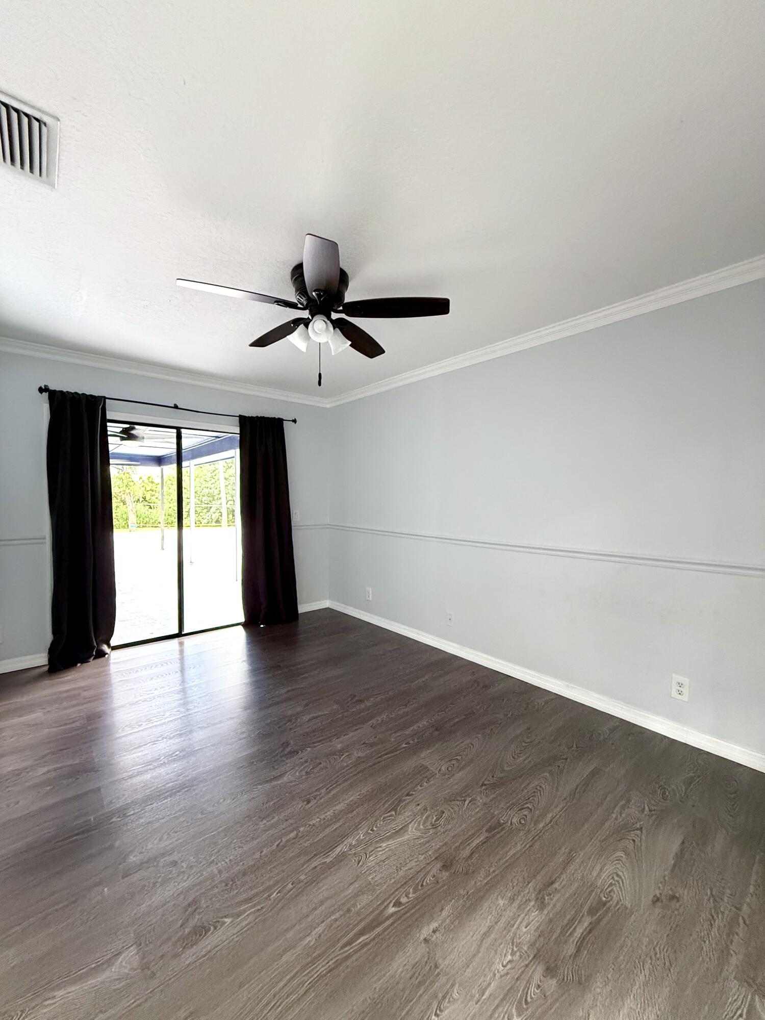 15684 86th Way N