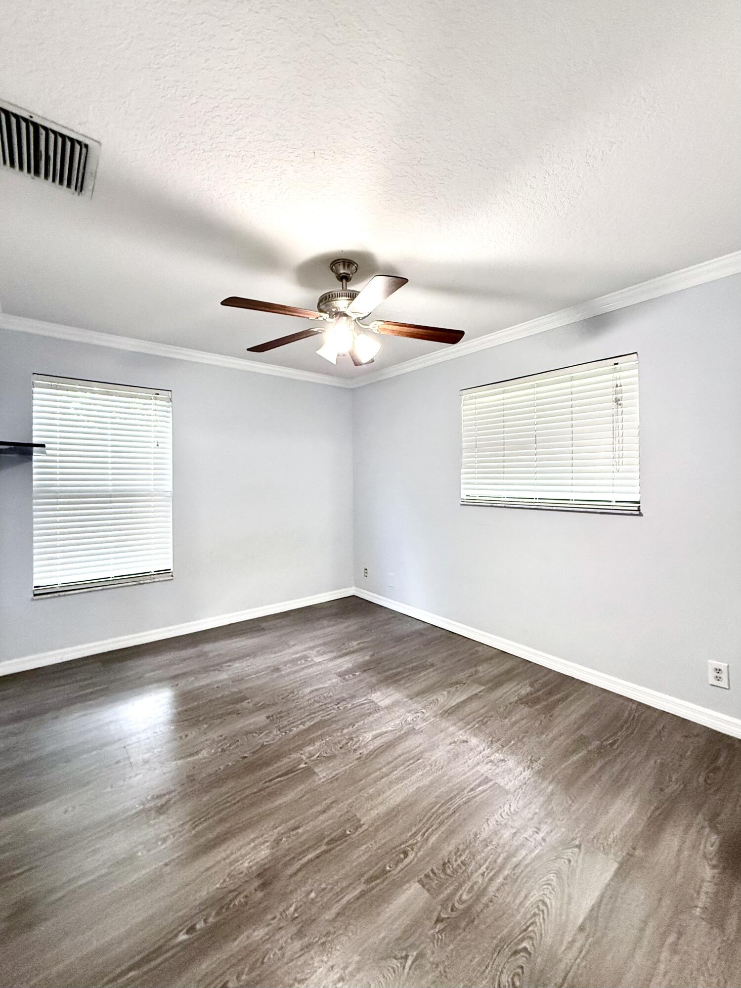 15684 86th Way N