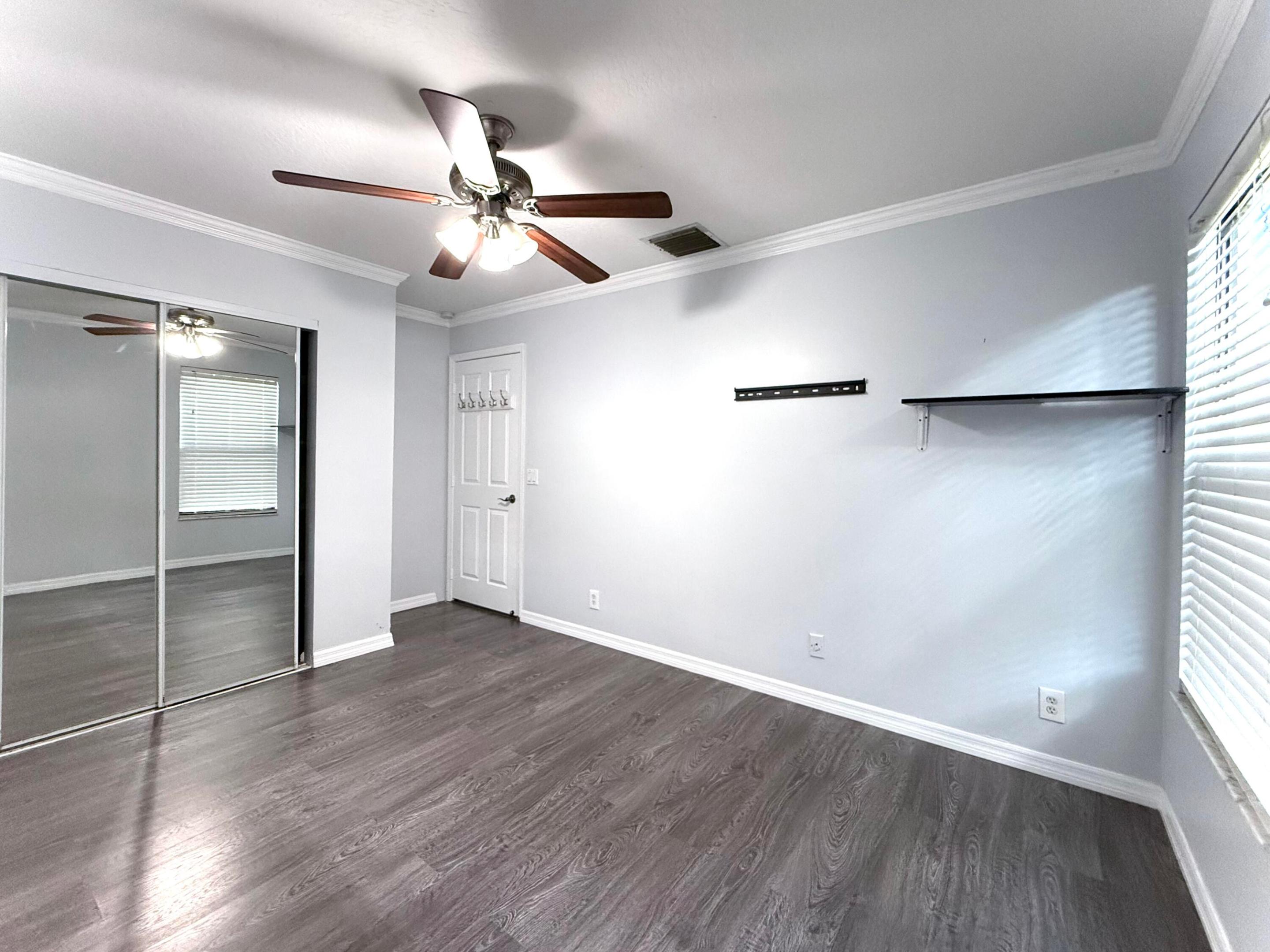 15684 86th Way N