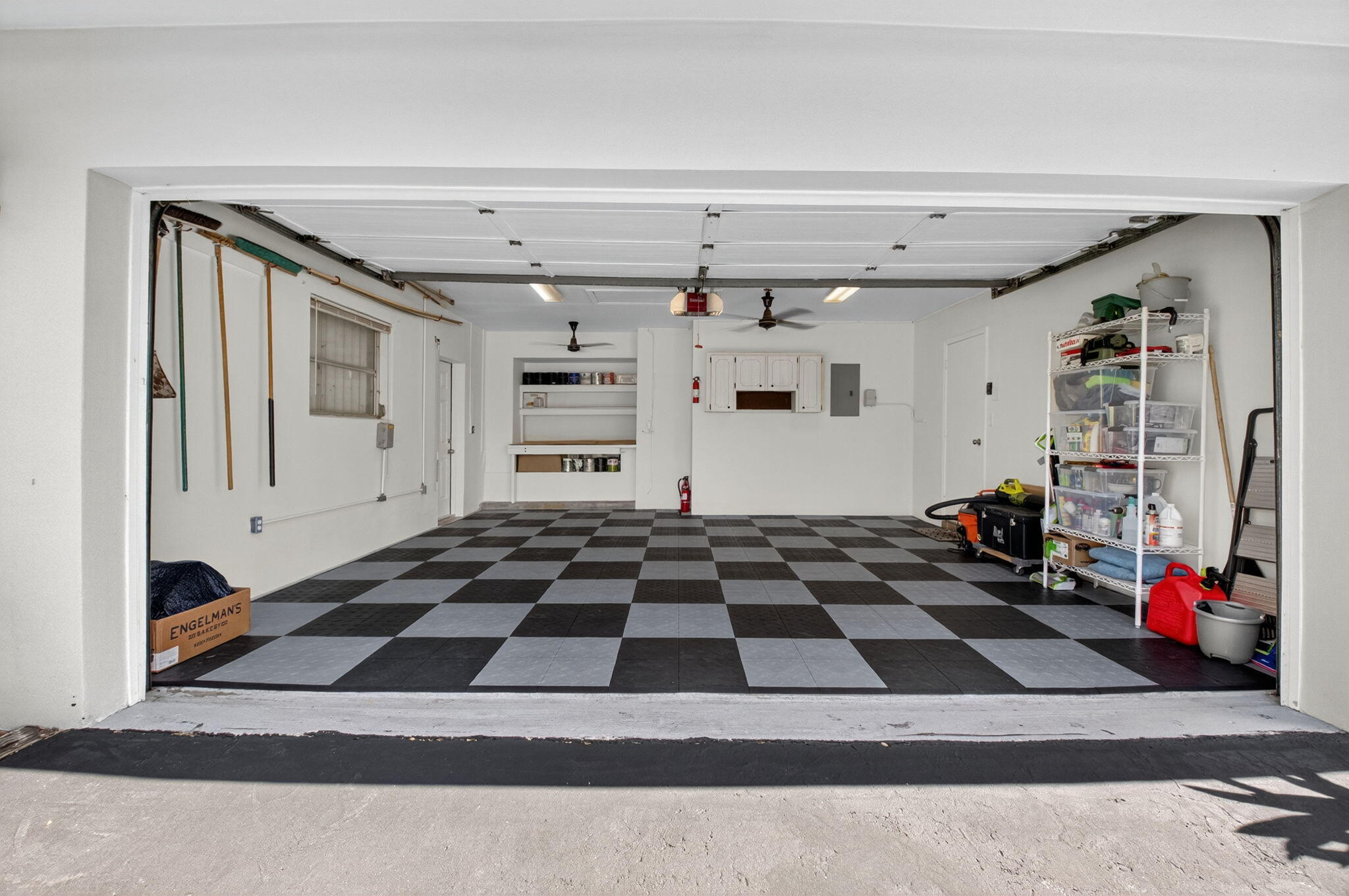 937 Banyan Drive
