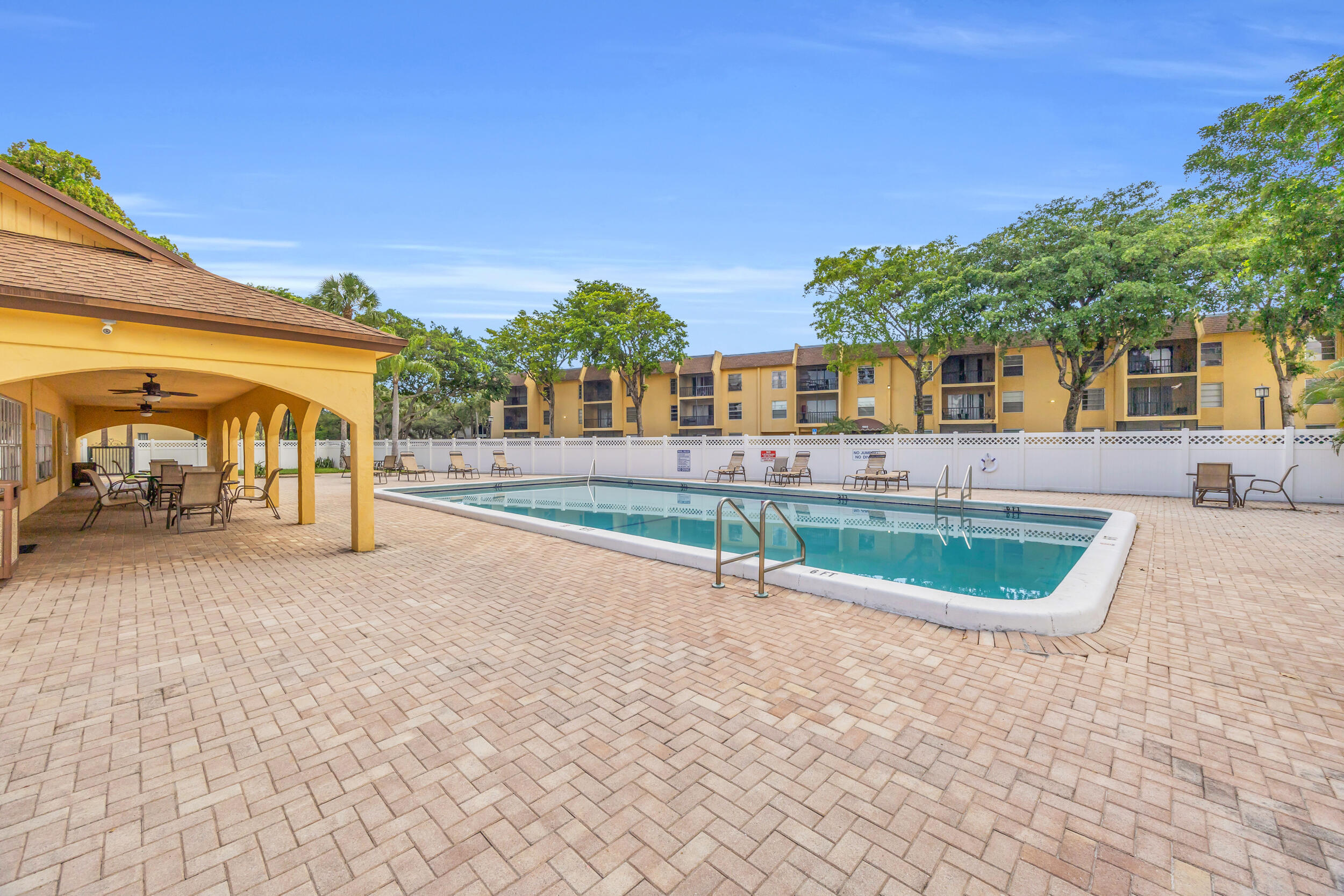 470 NW 20th Street 1050