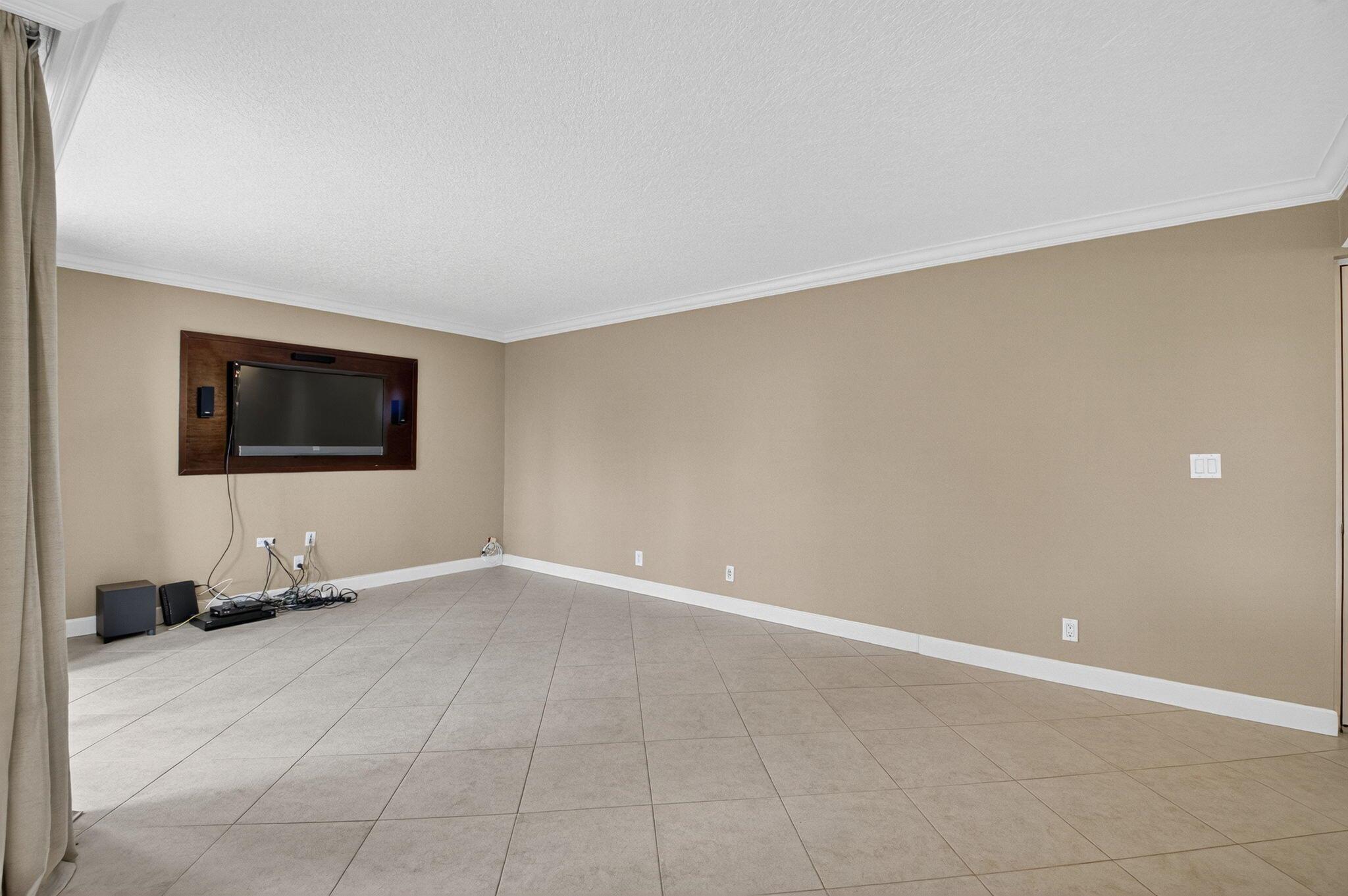 450 Egret Circle 9201