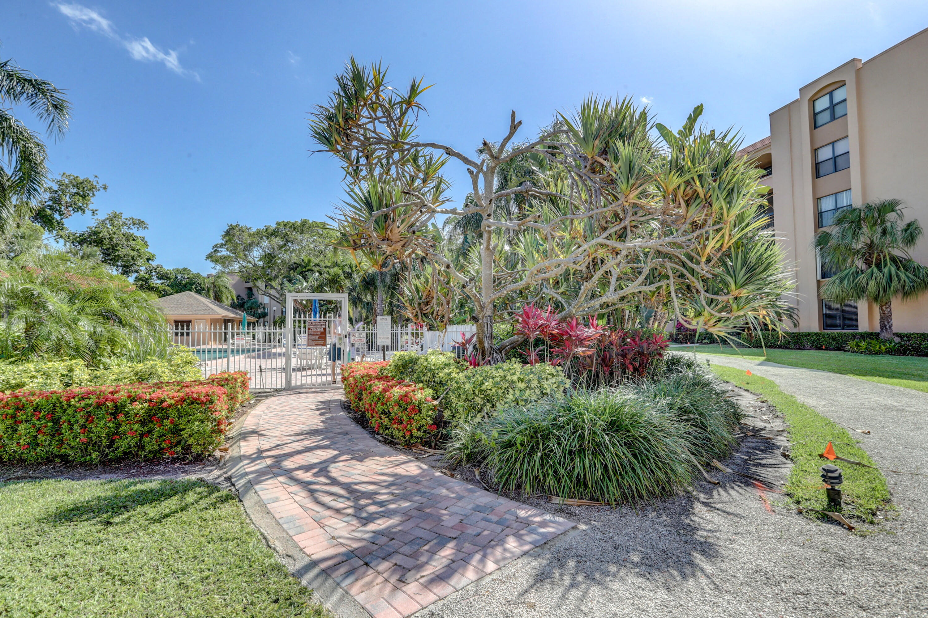 450 Egret Circle 9201