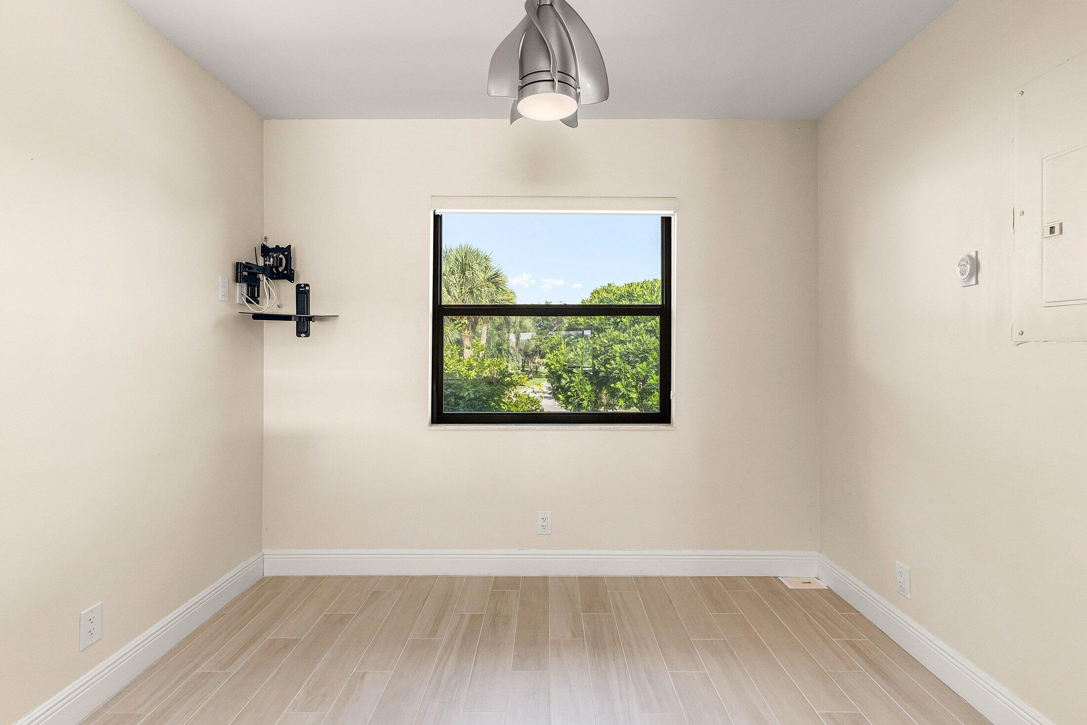 7 Eastgate Drive D