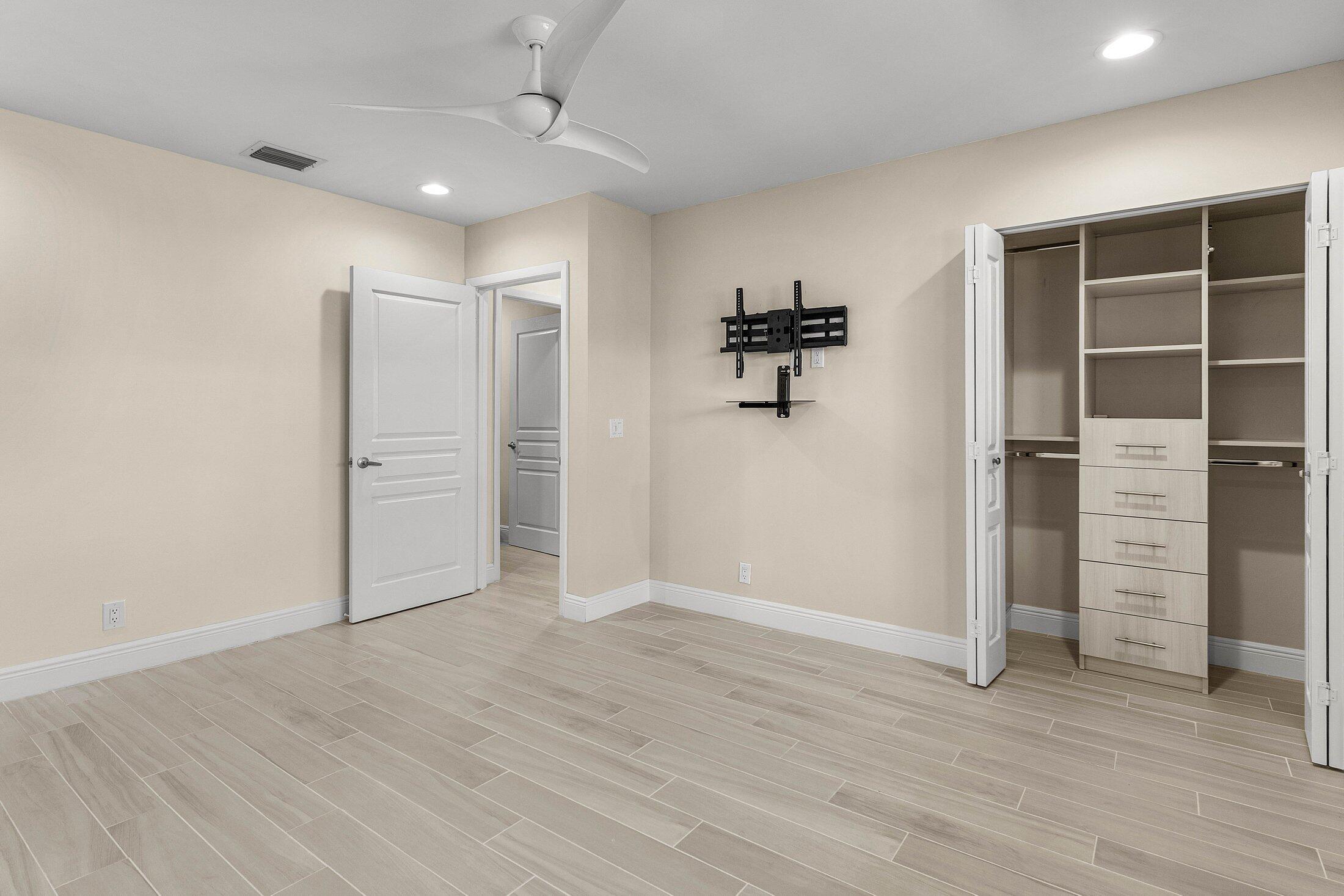 7 Eastgate Drive D