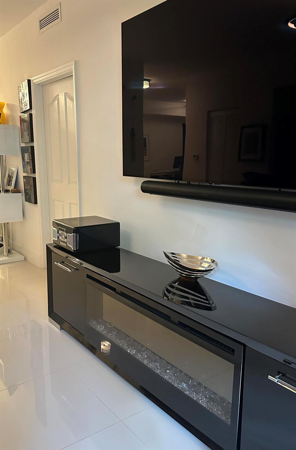 250 NE 3rd Avenue 218