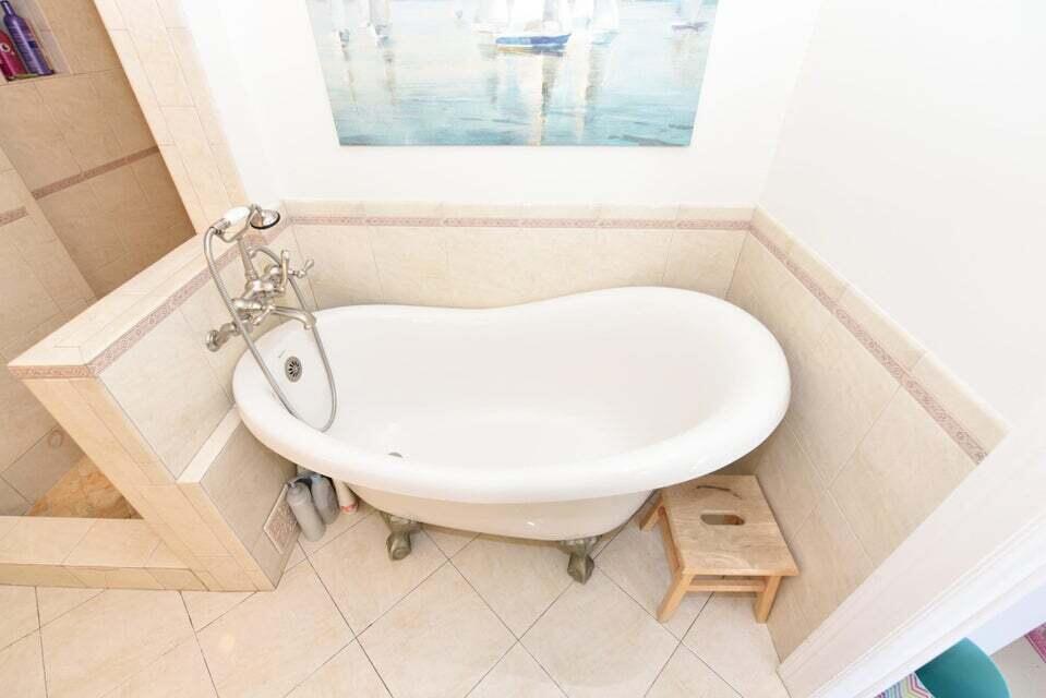 1203 Hillsboro Mile P3