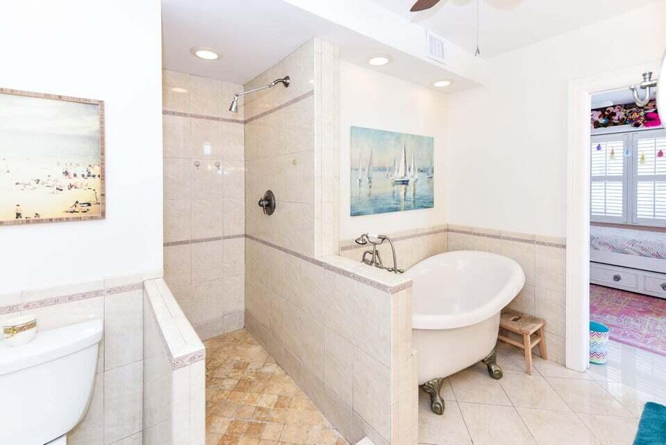 1203 Hillsboro Mile P3