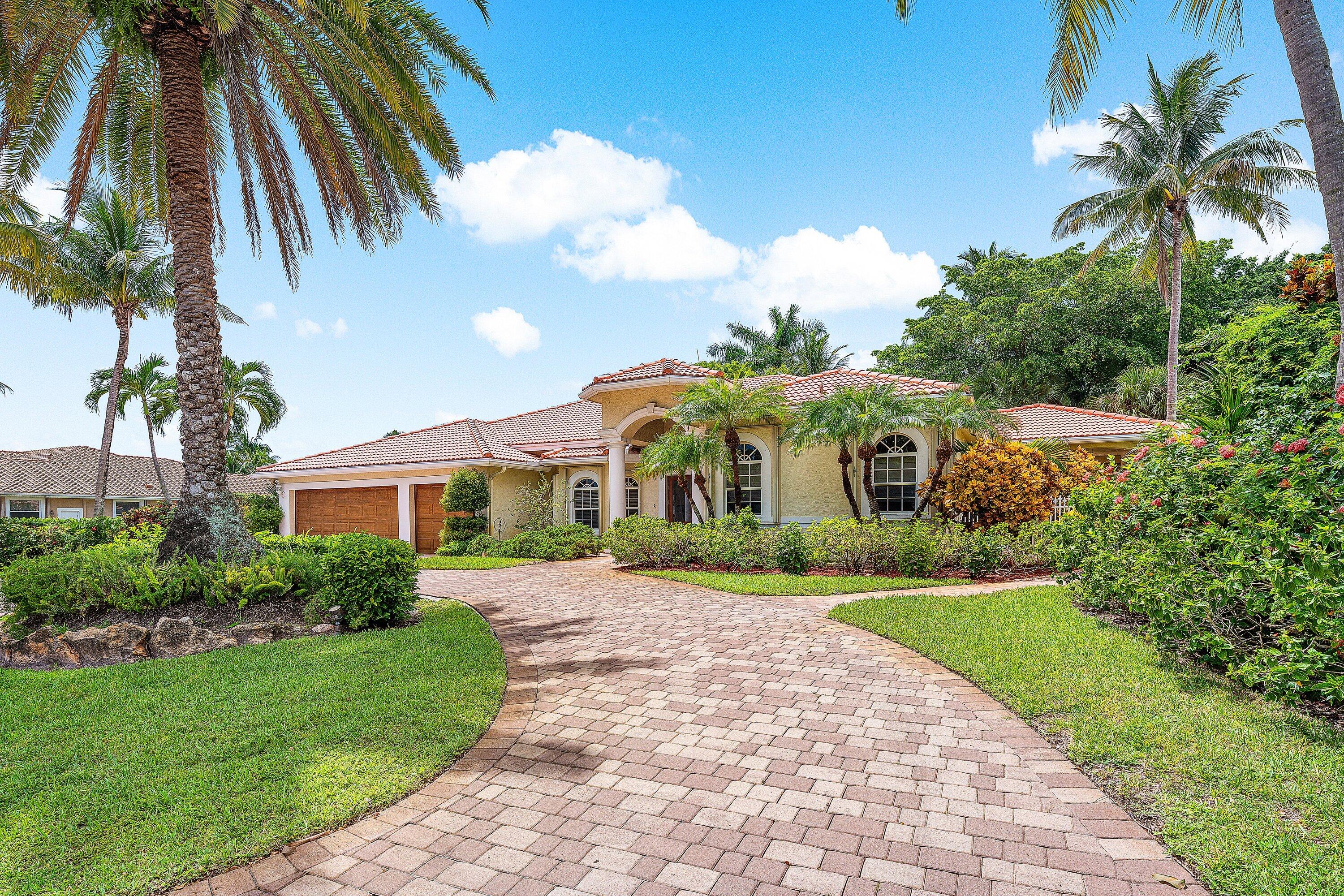 589 N Country Club Drive