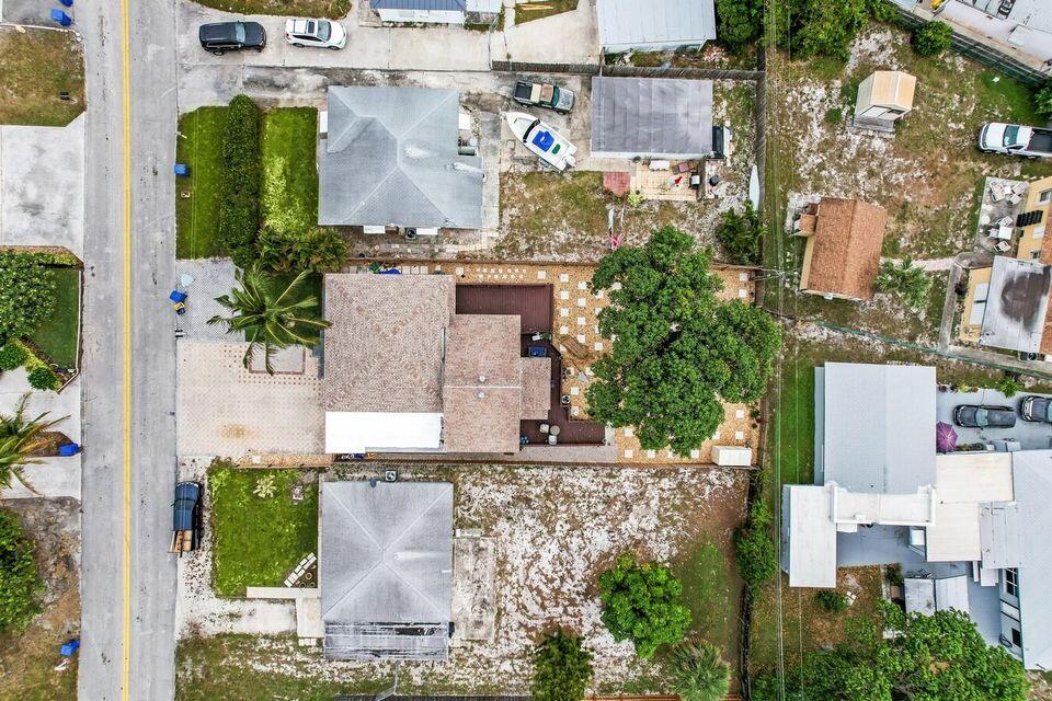 526 W Perry Street A