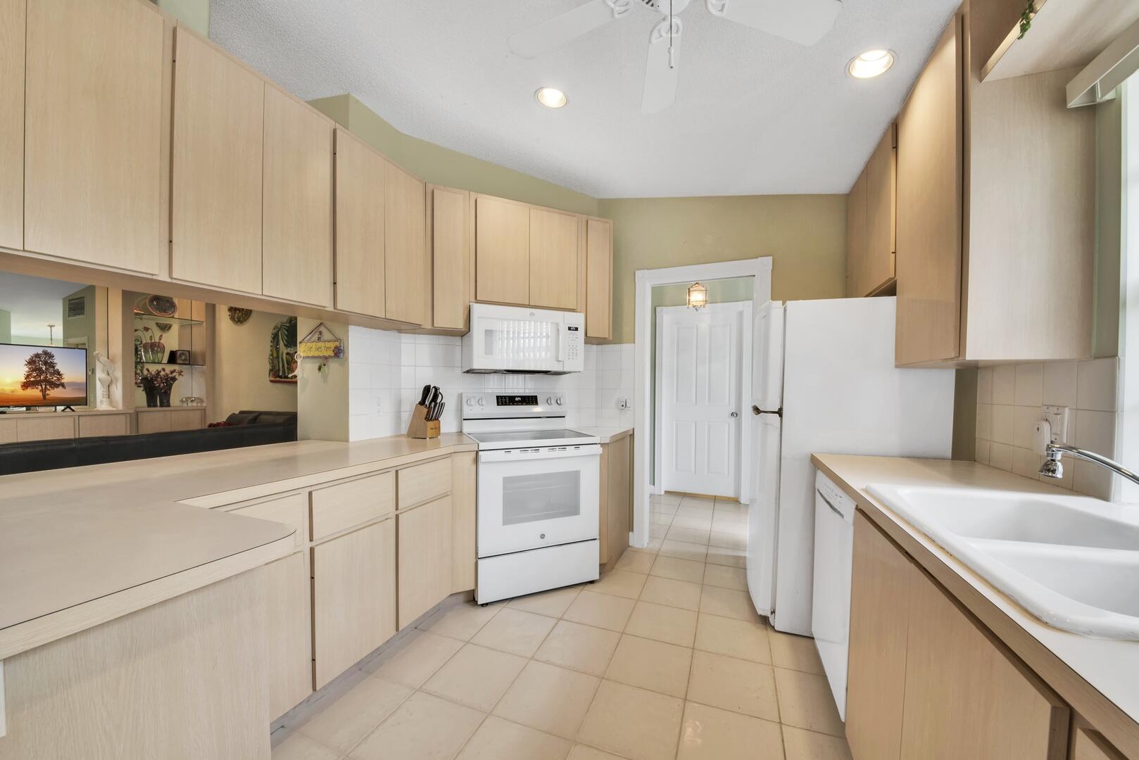 4220 Royal Oak Drive