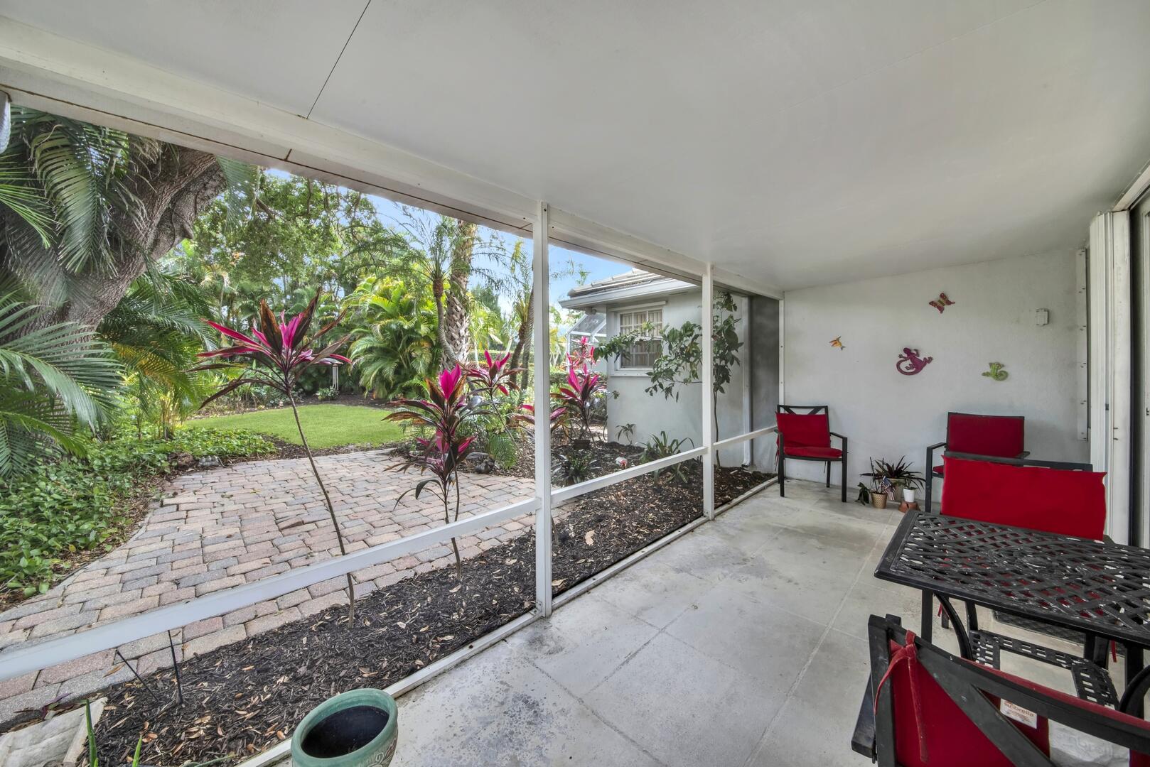 4220 Royal Oak Drive