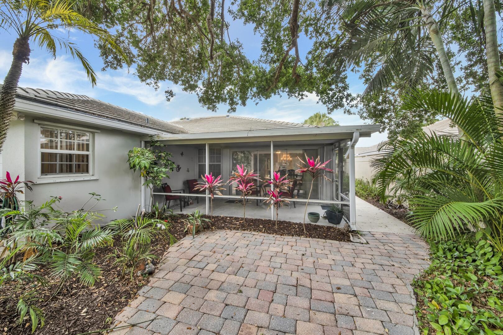 4220 Royal Oak Drive