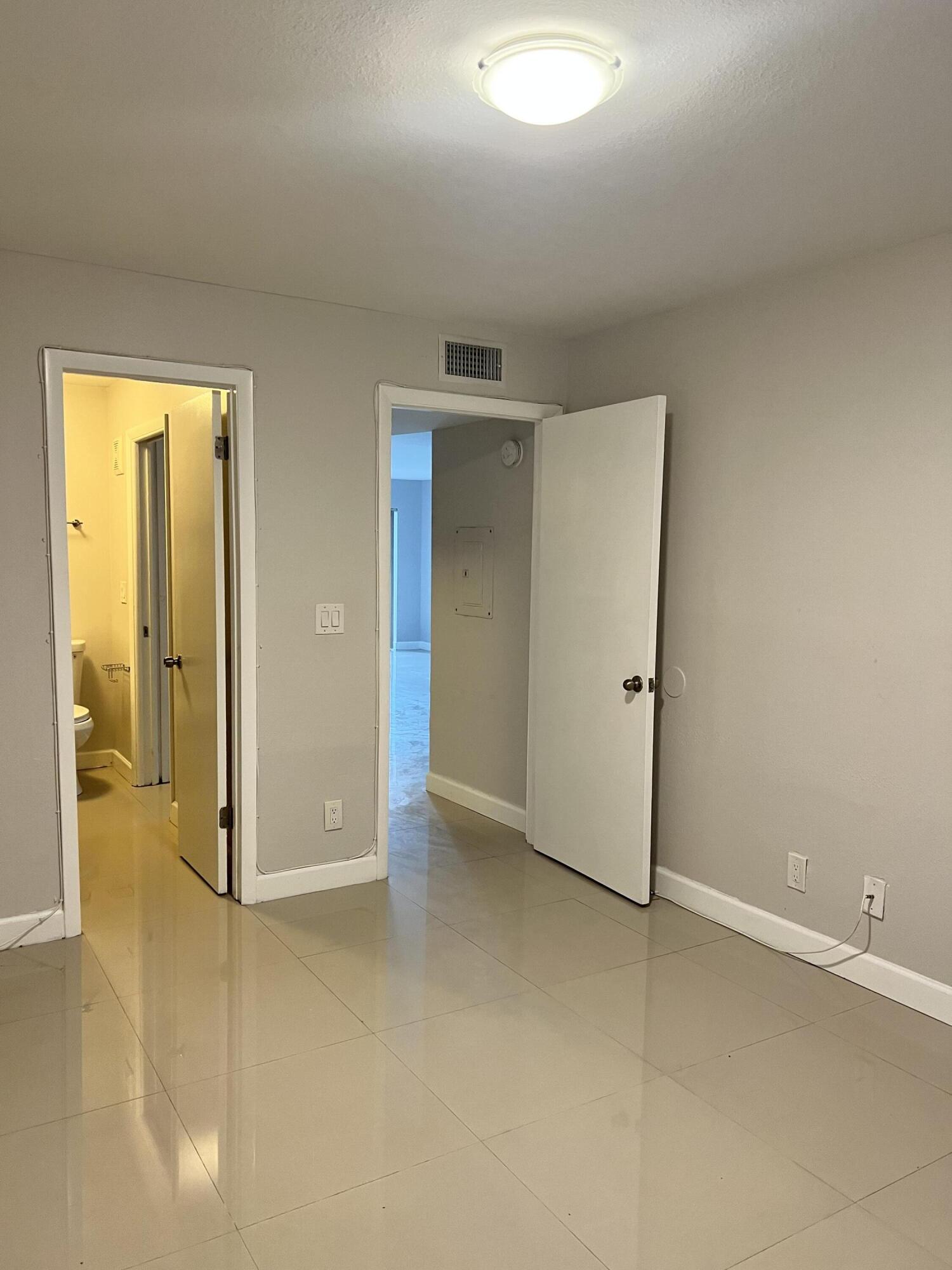 8789 NW 39 Th Street 8789