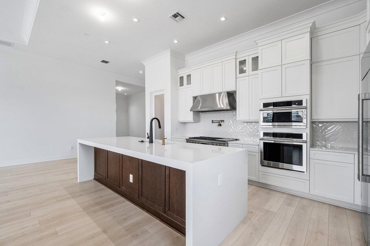 13393 Artisan Circle