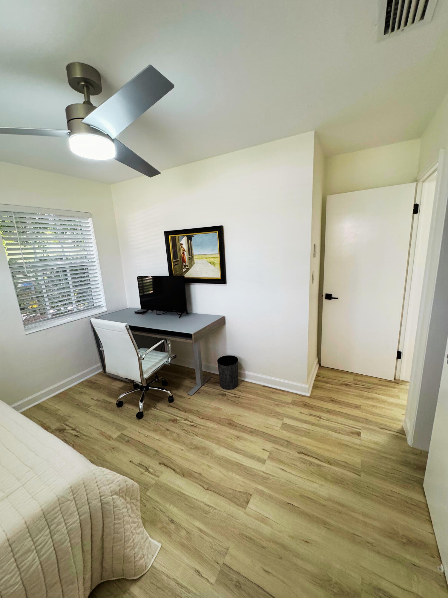 300 NE 7th Street