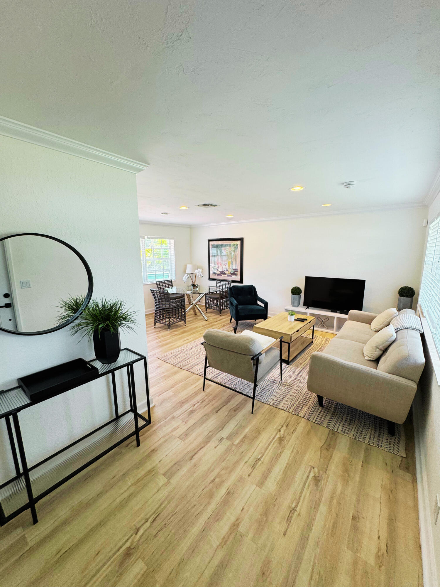 300 NE 7th Street