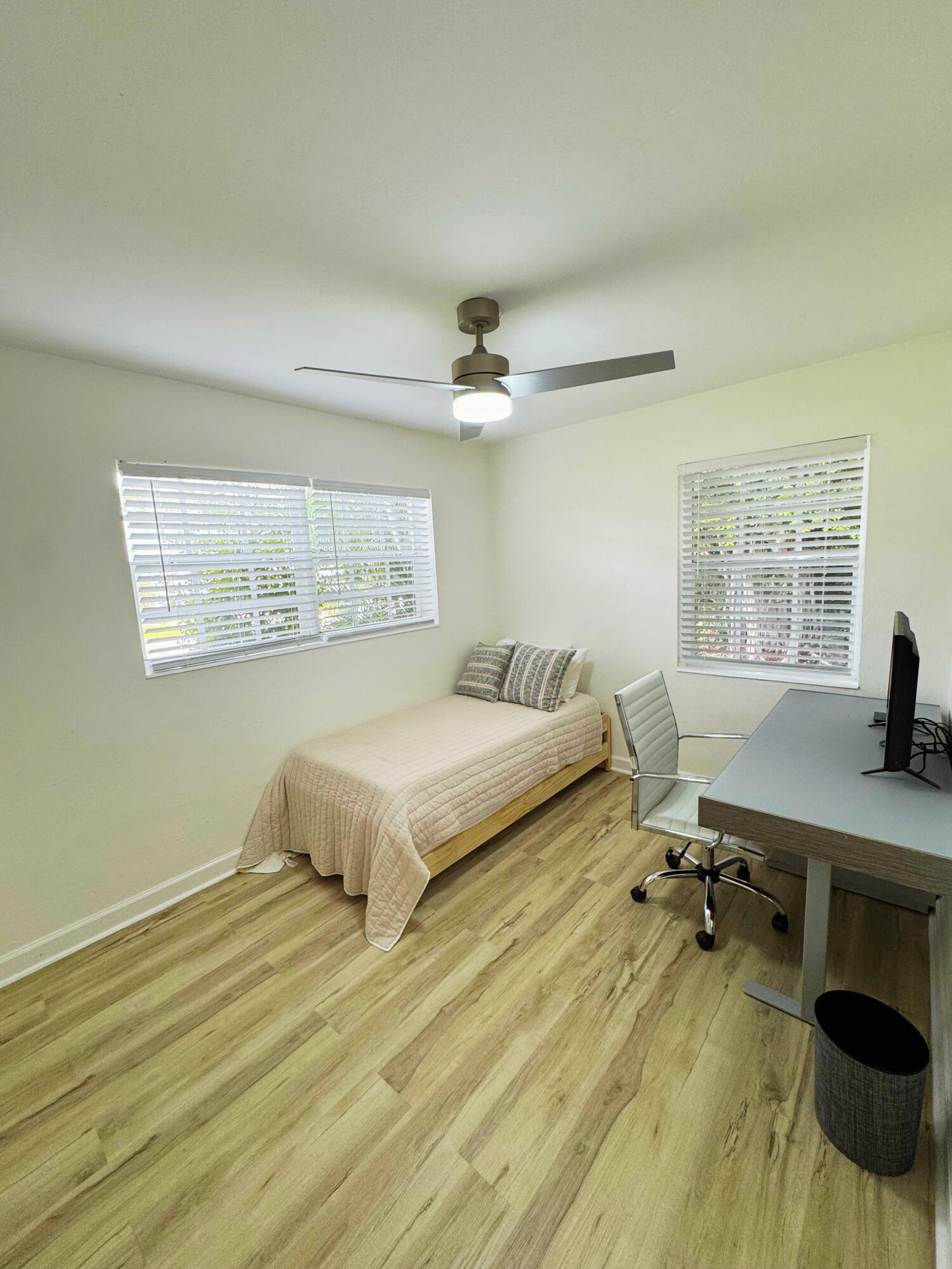 300 NE 7th Street