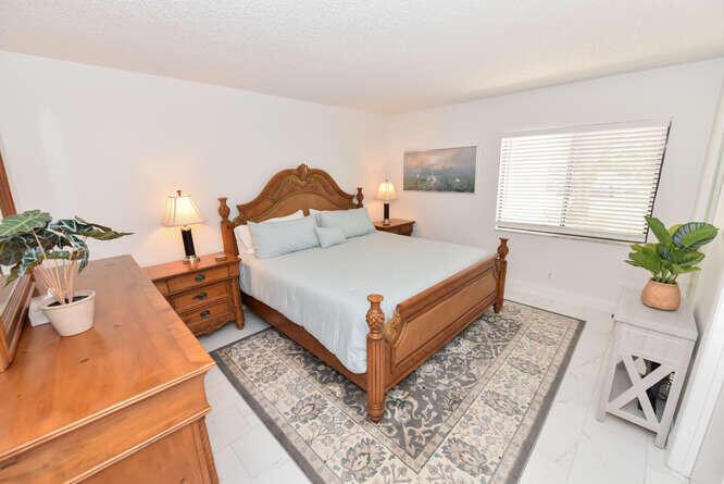 1605 S Us Highway 1 B105