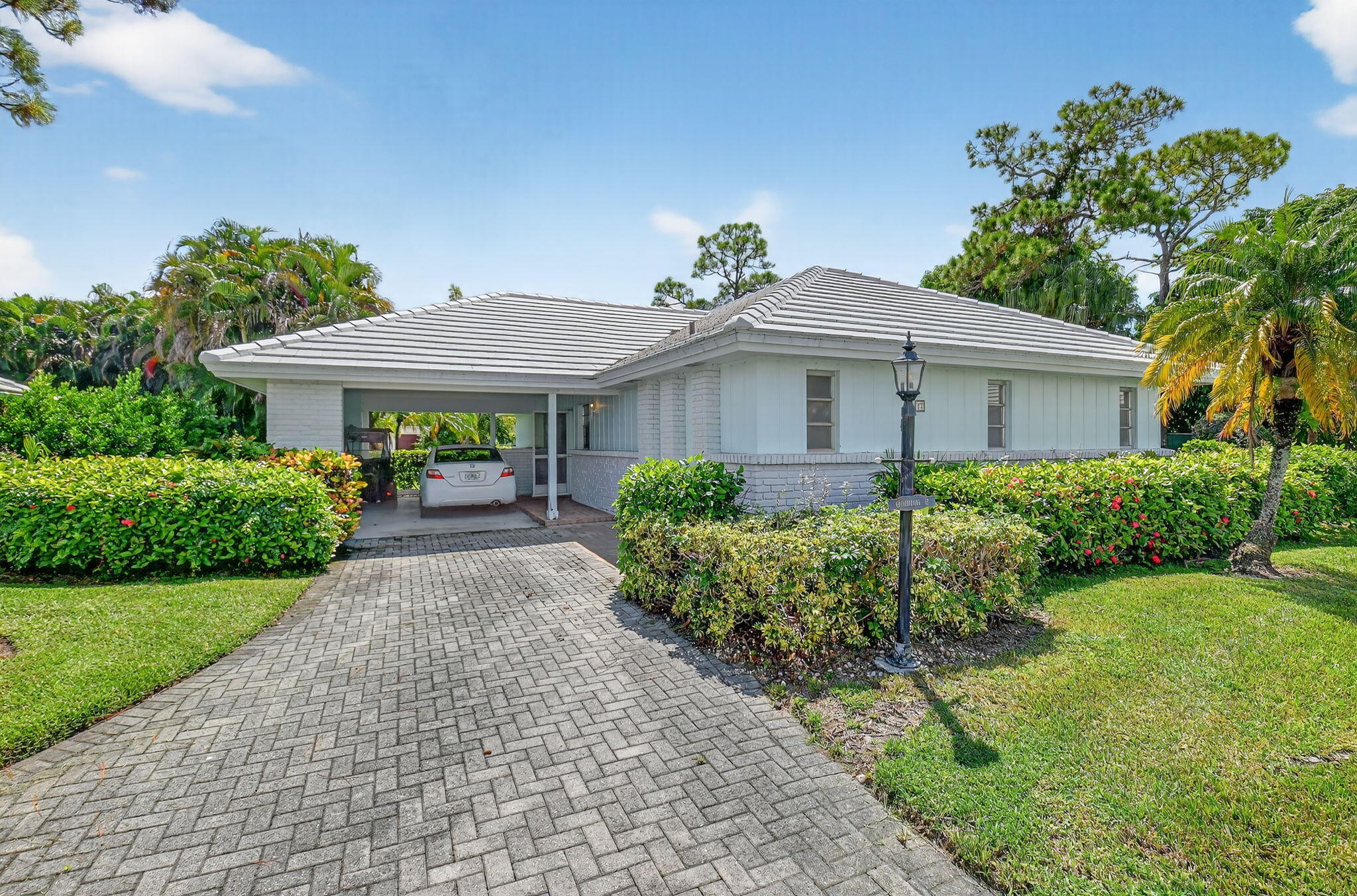 17 Slash Pine Drive