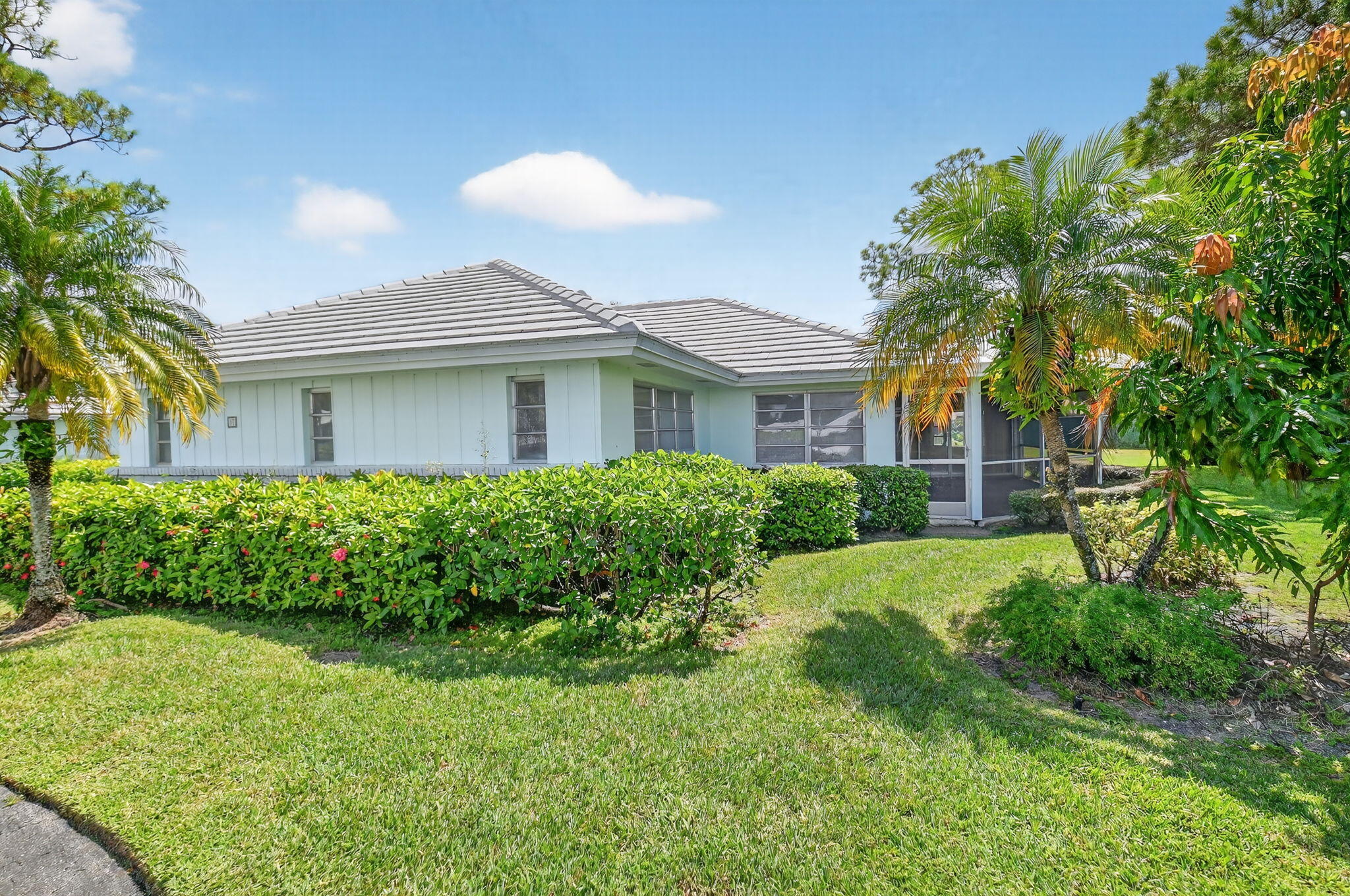 17 Slash Pine Drive