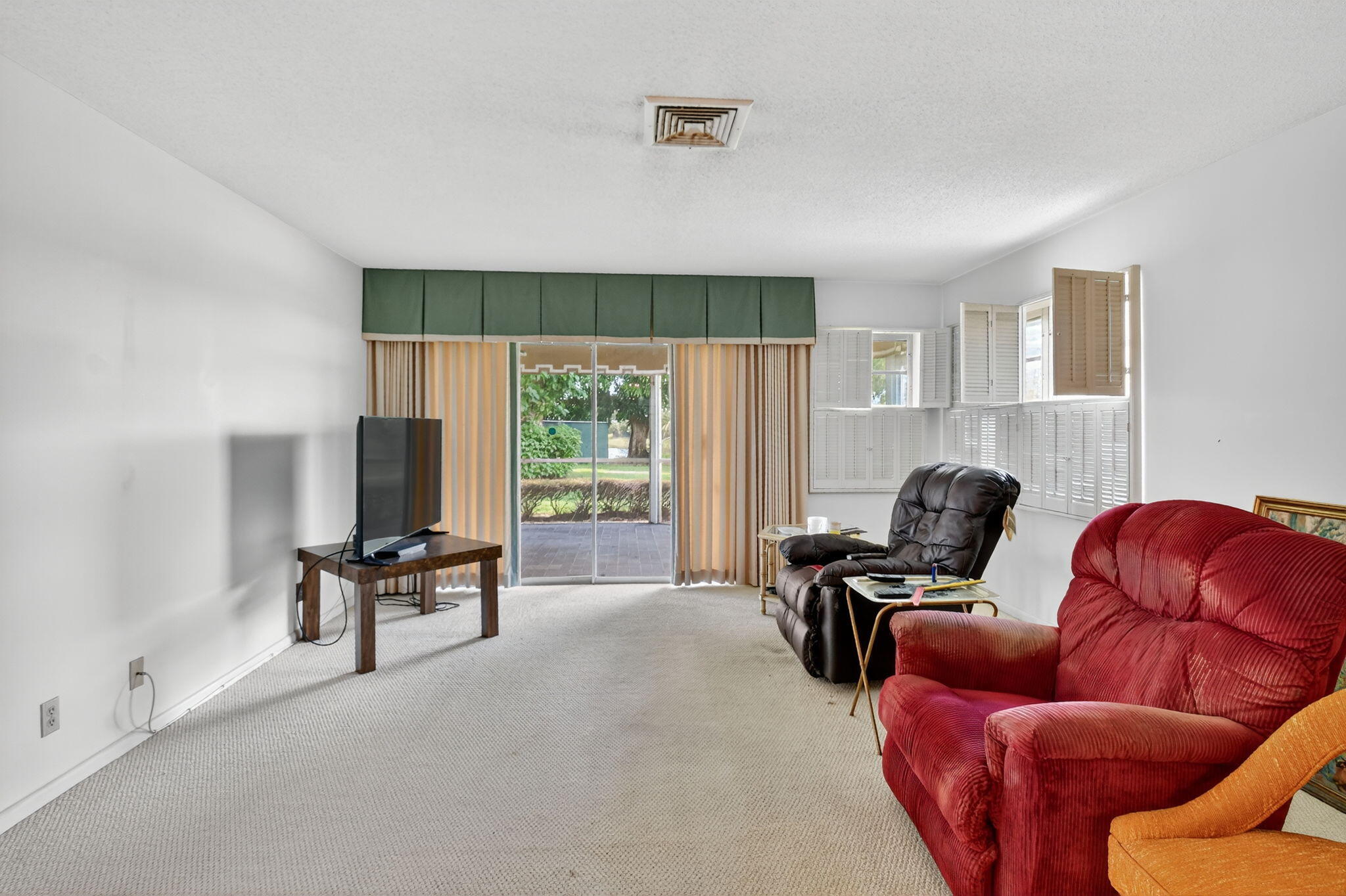 17 Slash Pine Drive