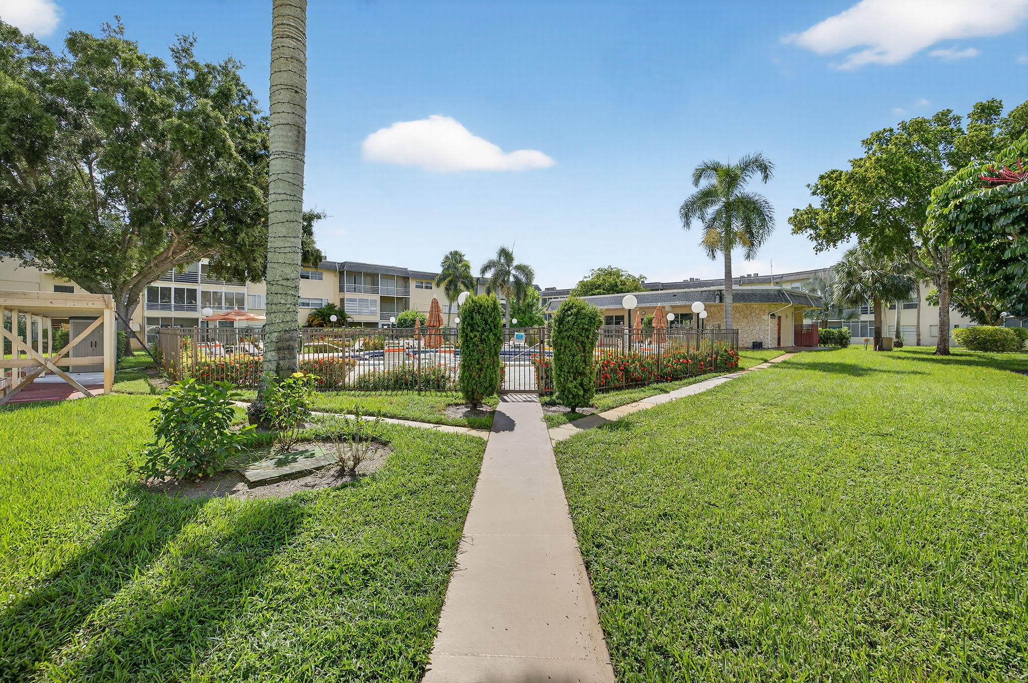 4431 NW 16th Street H207