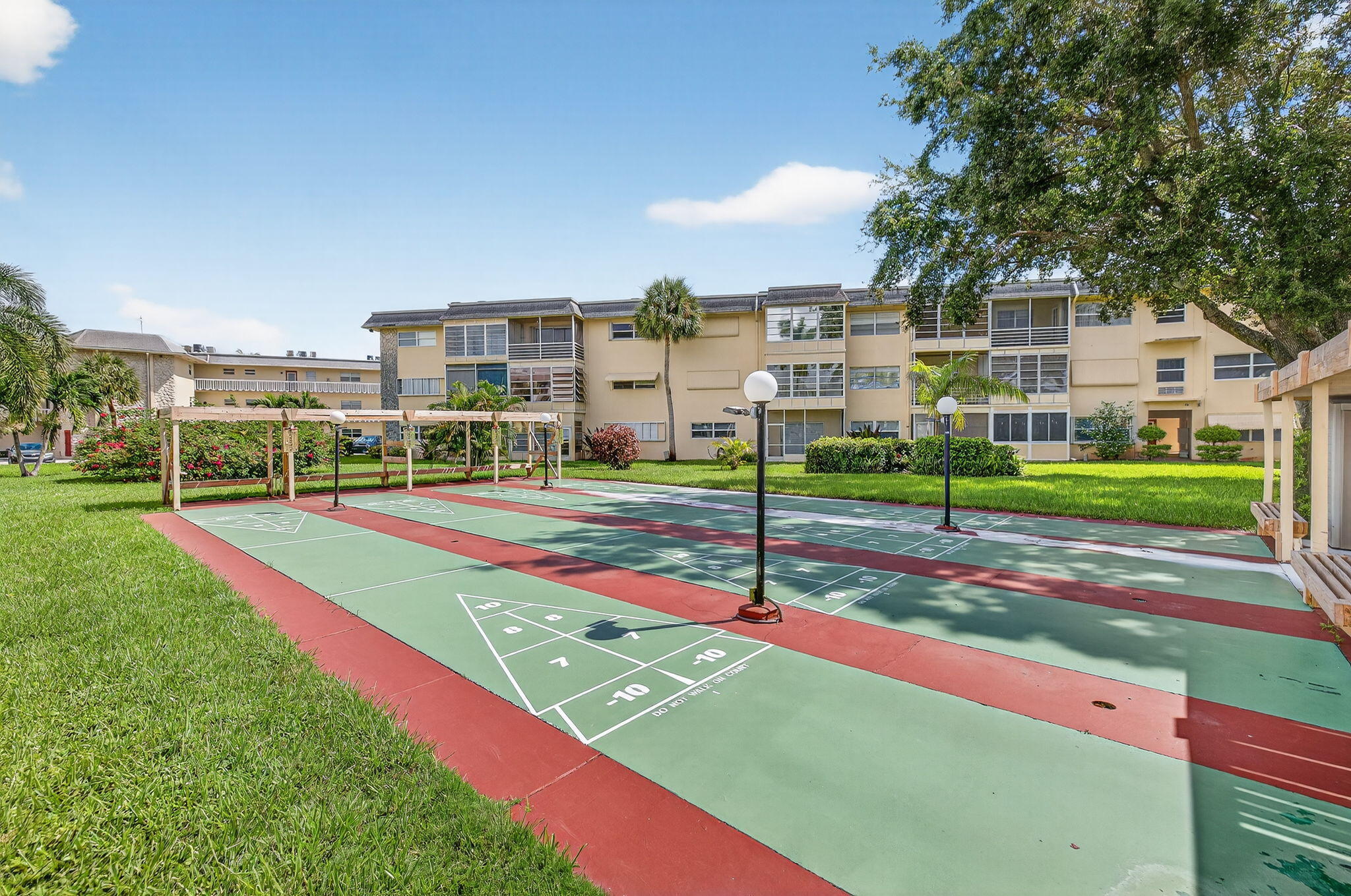 4431 NW 16th Street H207