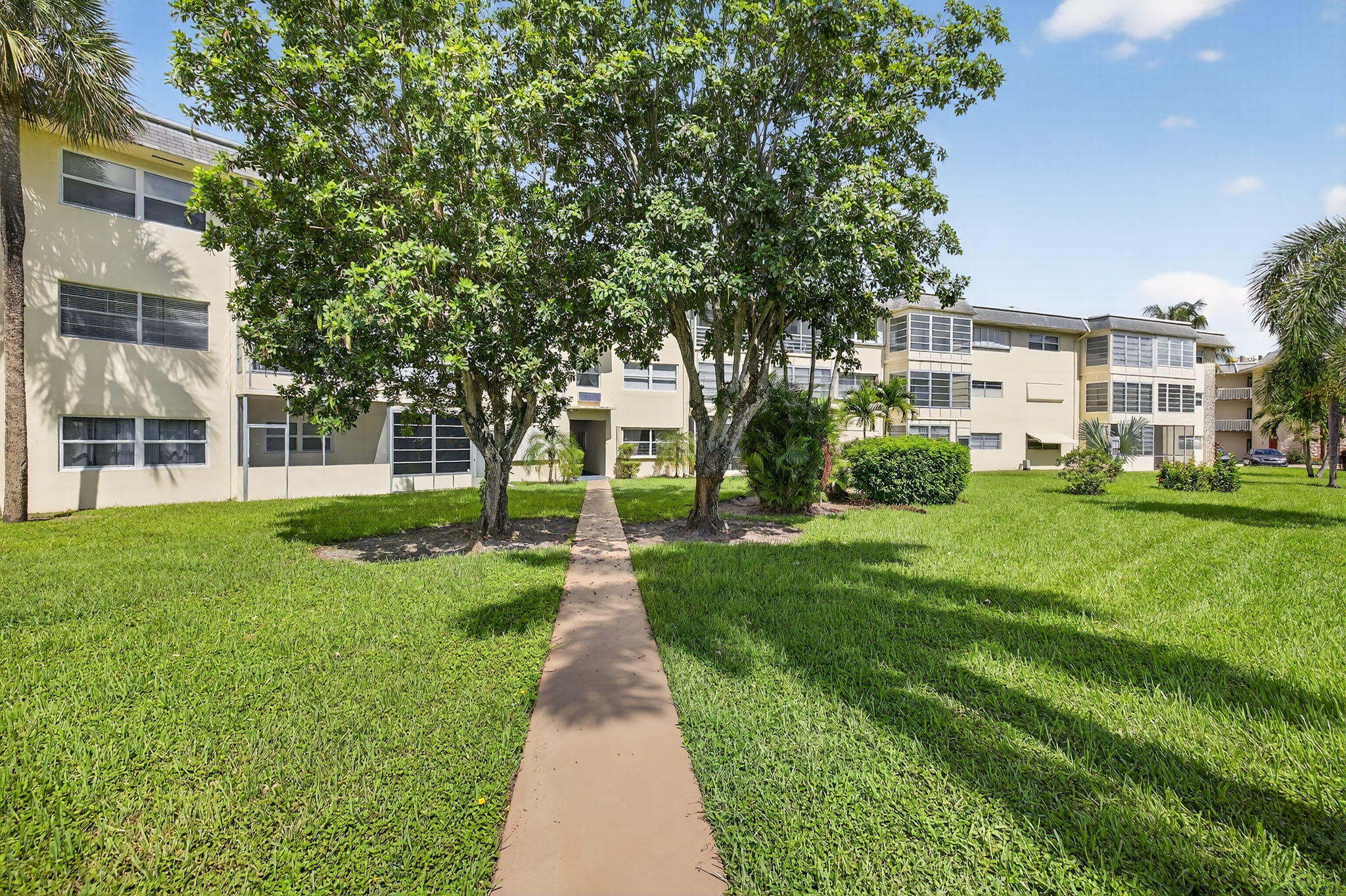 4431 NW 16th Street H207