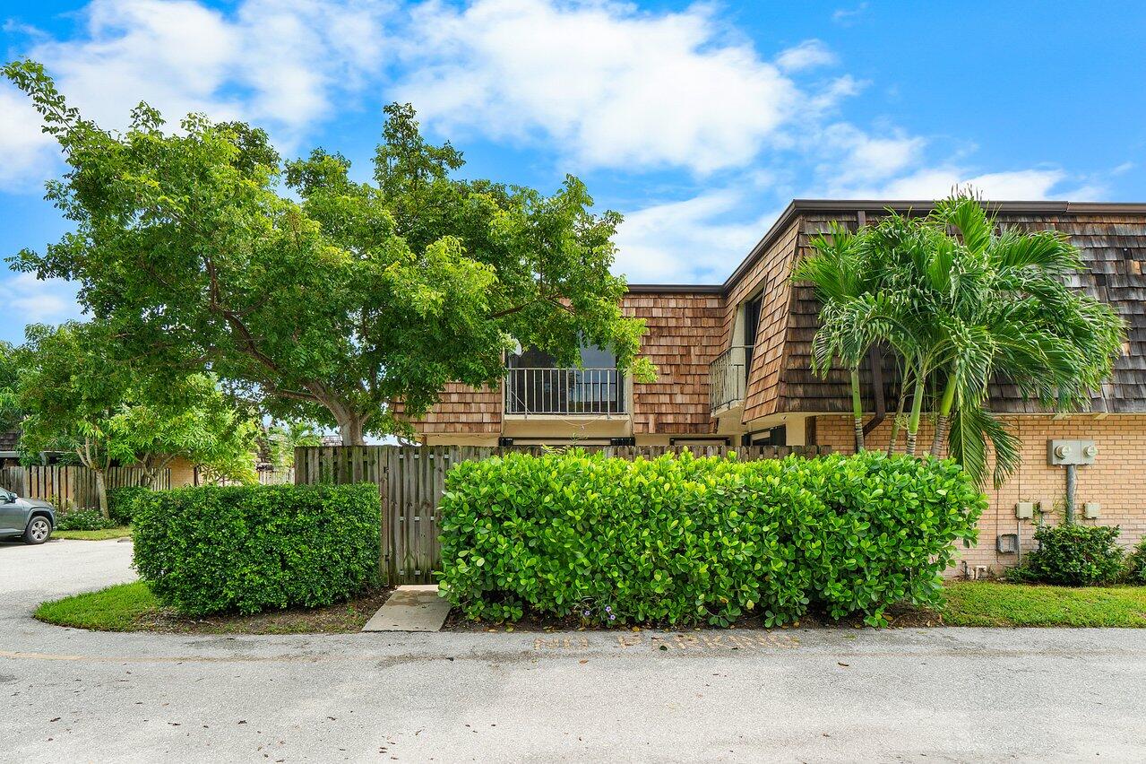 76 Lake Arbor Drive