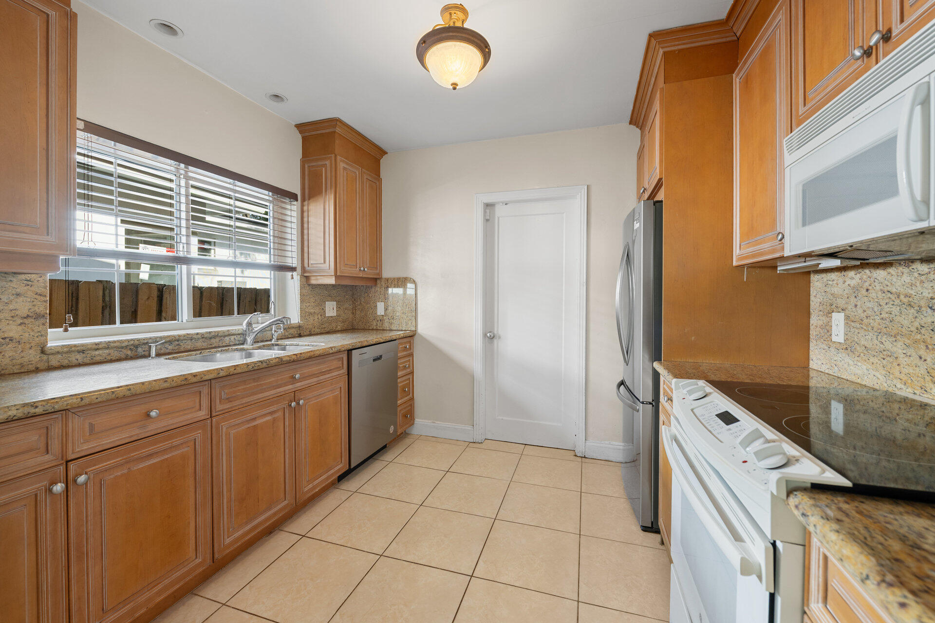 712 SE 11th Court