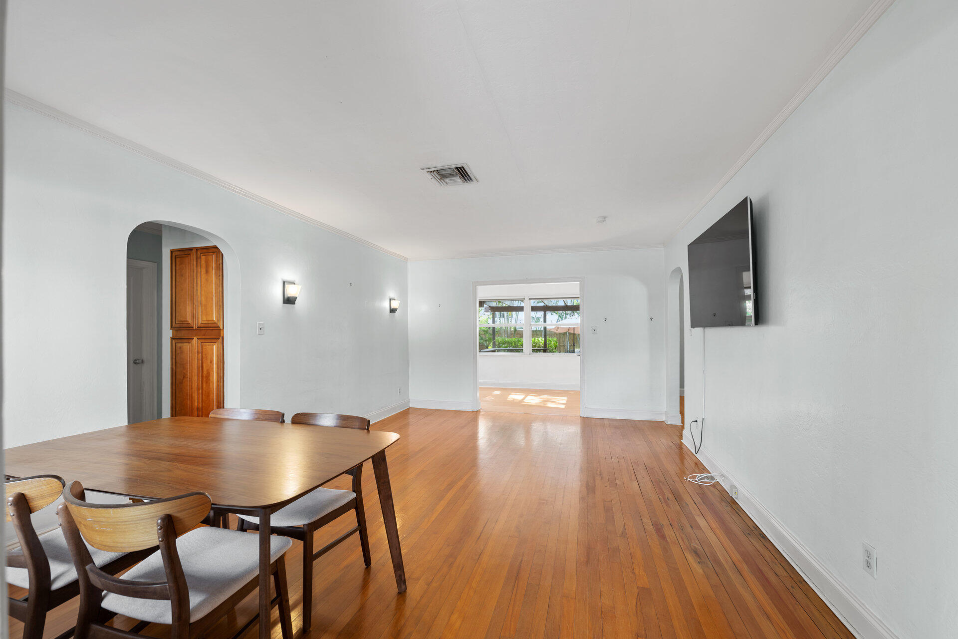 712 SE 11th Court