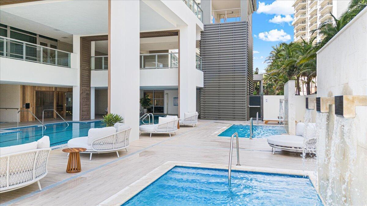 3100 N Ocean Drive P-1004