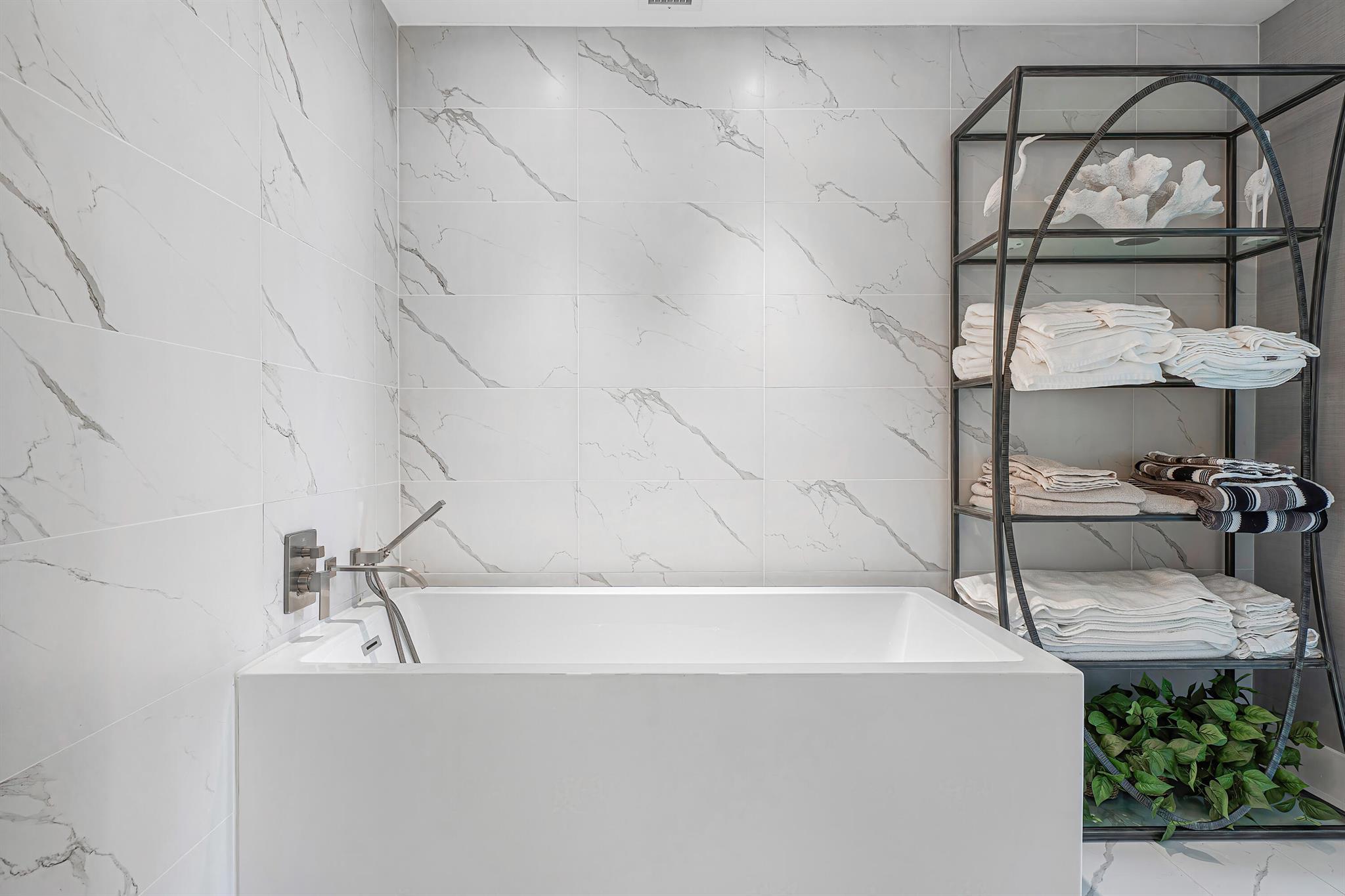 3100 N Ocean Drive P-1004