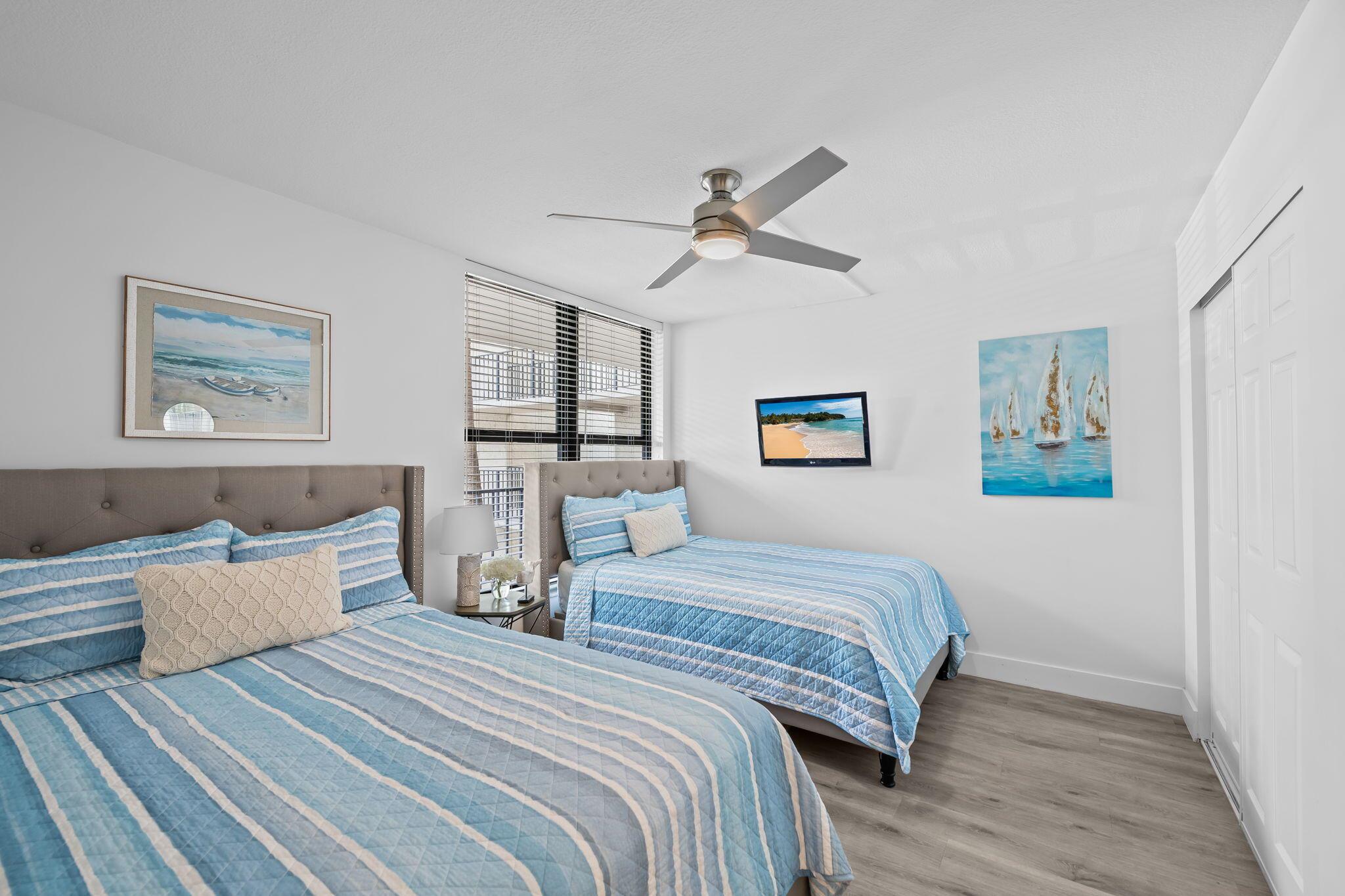 15 Royal Palm Way 202