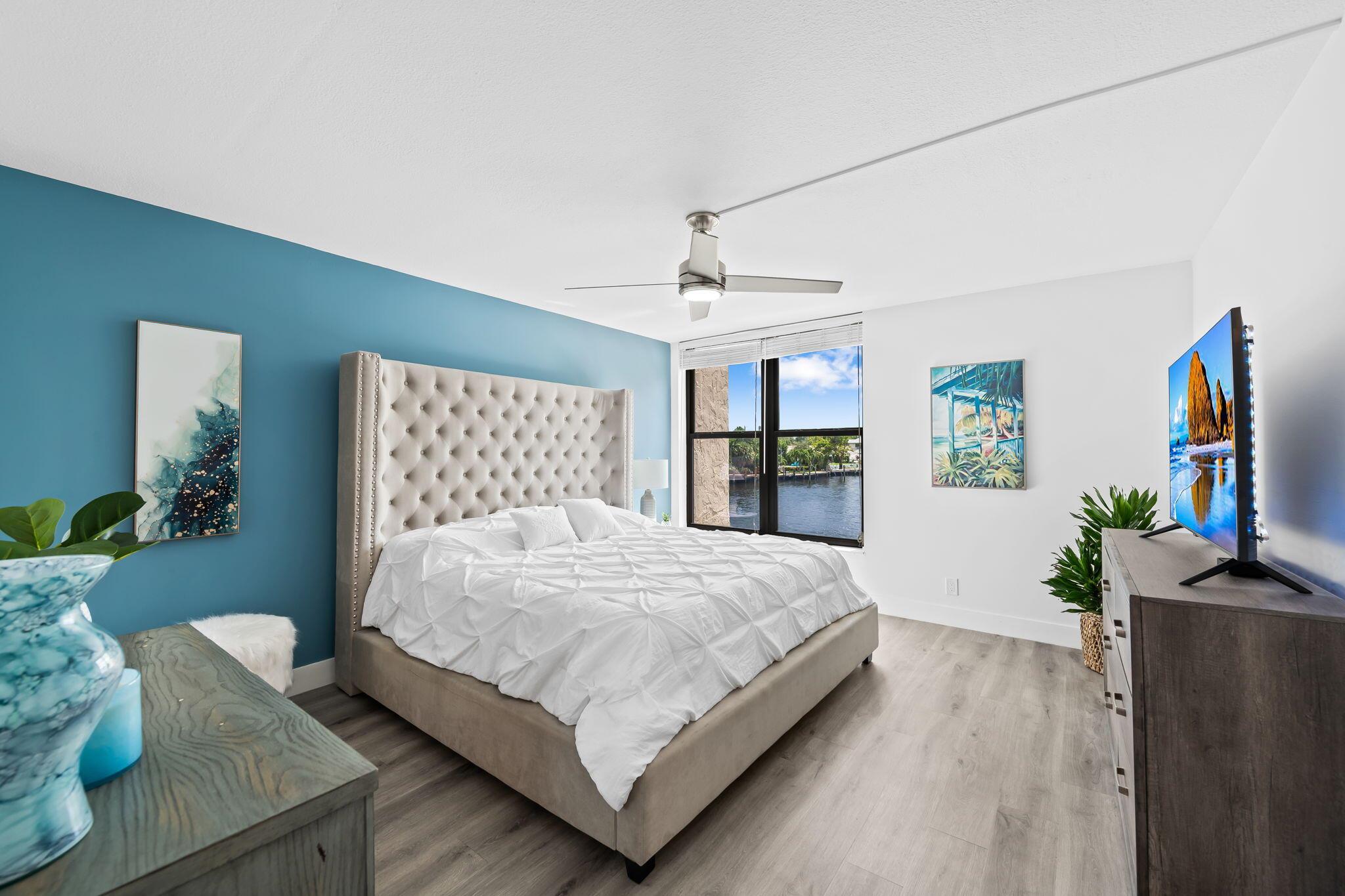 15 Royal Palm Way 202